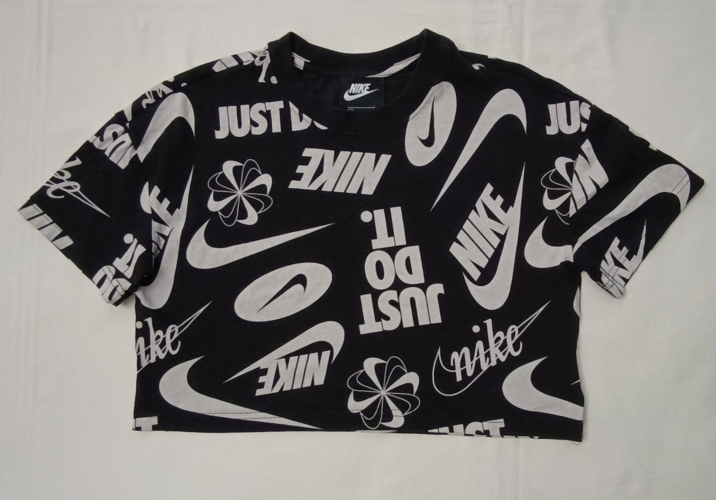 (ДАМСКО) (XS) Nike NSW Multi Swoosh Tee тениска