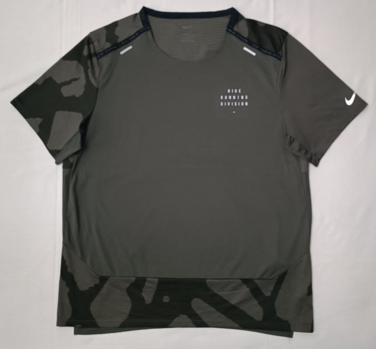 (L) Nike DRI-FIT Run Division Shirt тениска