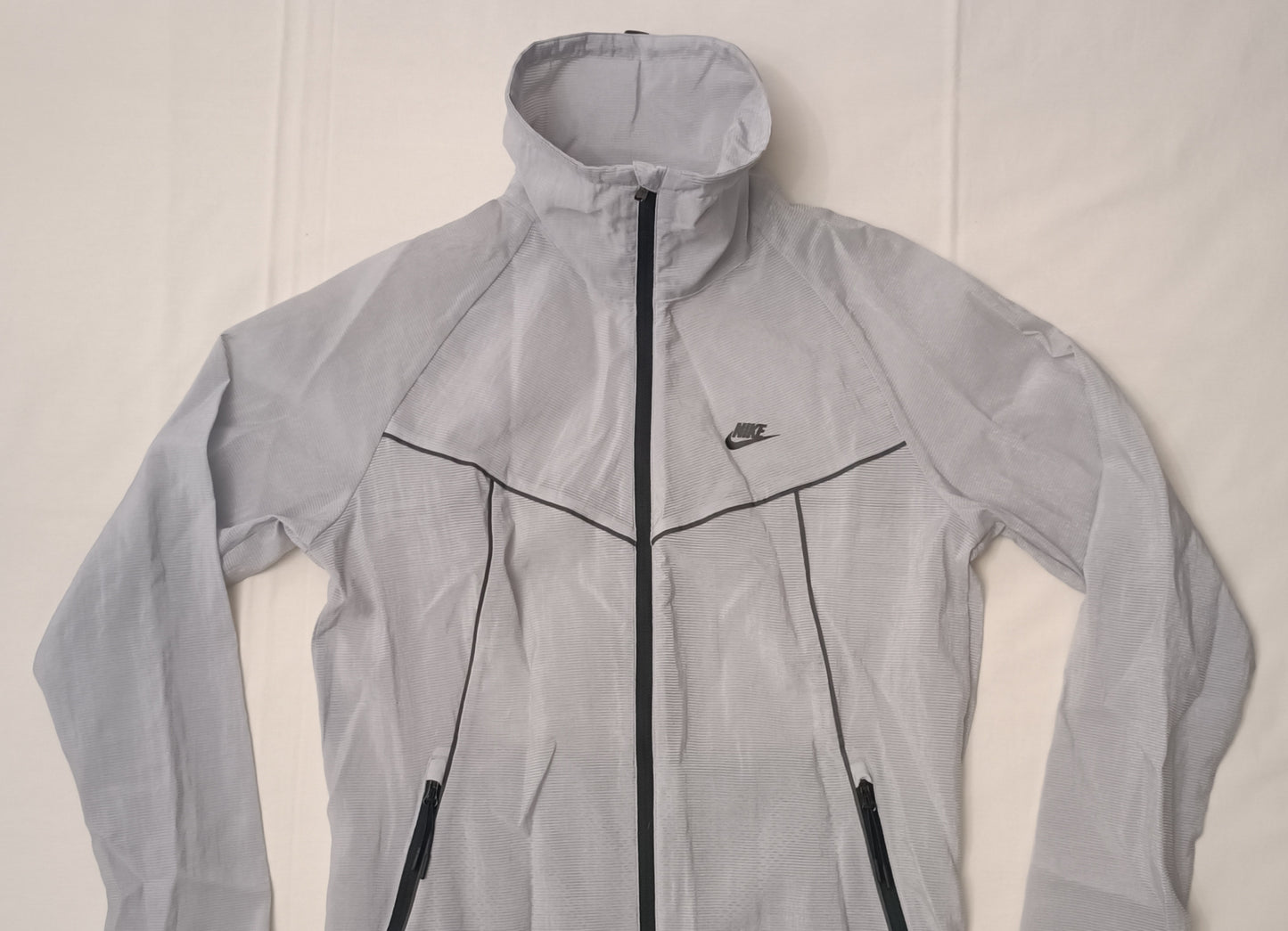 (ДАМСКО) (S) Nike Tech Fleece Windbreaker Jacket яке