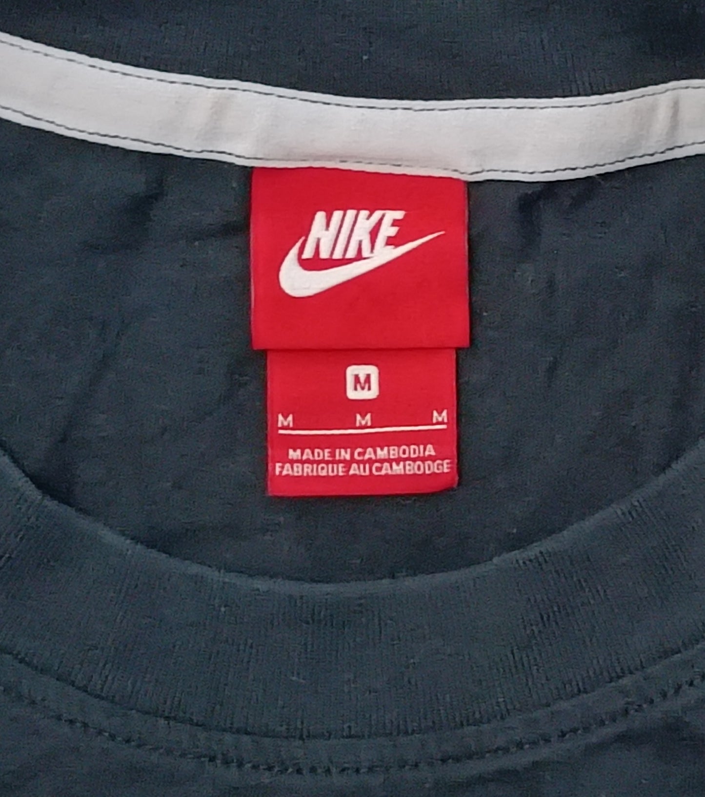 (ДАМСКО) (M) Nike Sportswear Metallic Logo Dress рокля