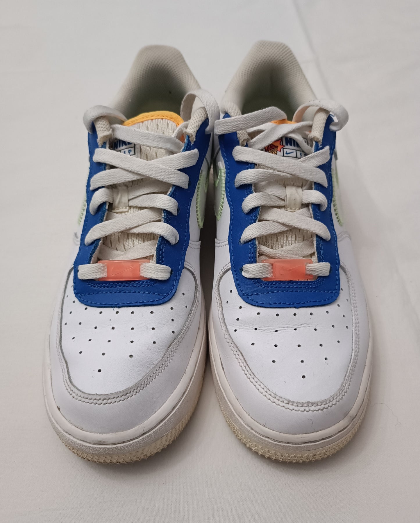 (40) Nike AIR Force 1 LV8 GS Shoes спортни обувки
