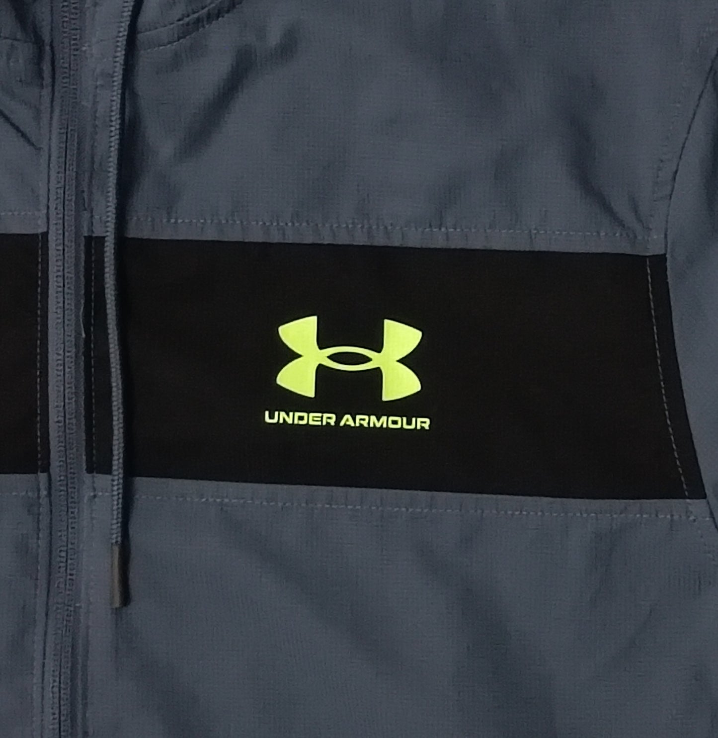 (S) Under Armour UA Sportstyle Windbreaker Jacket яке