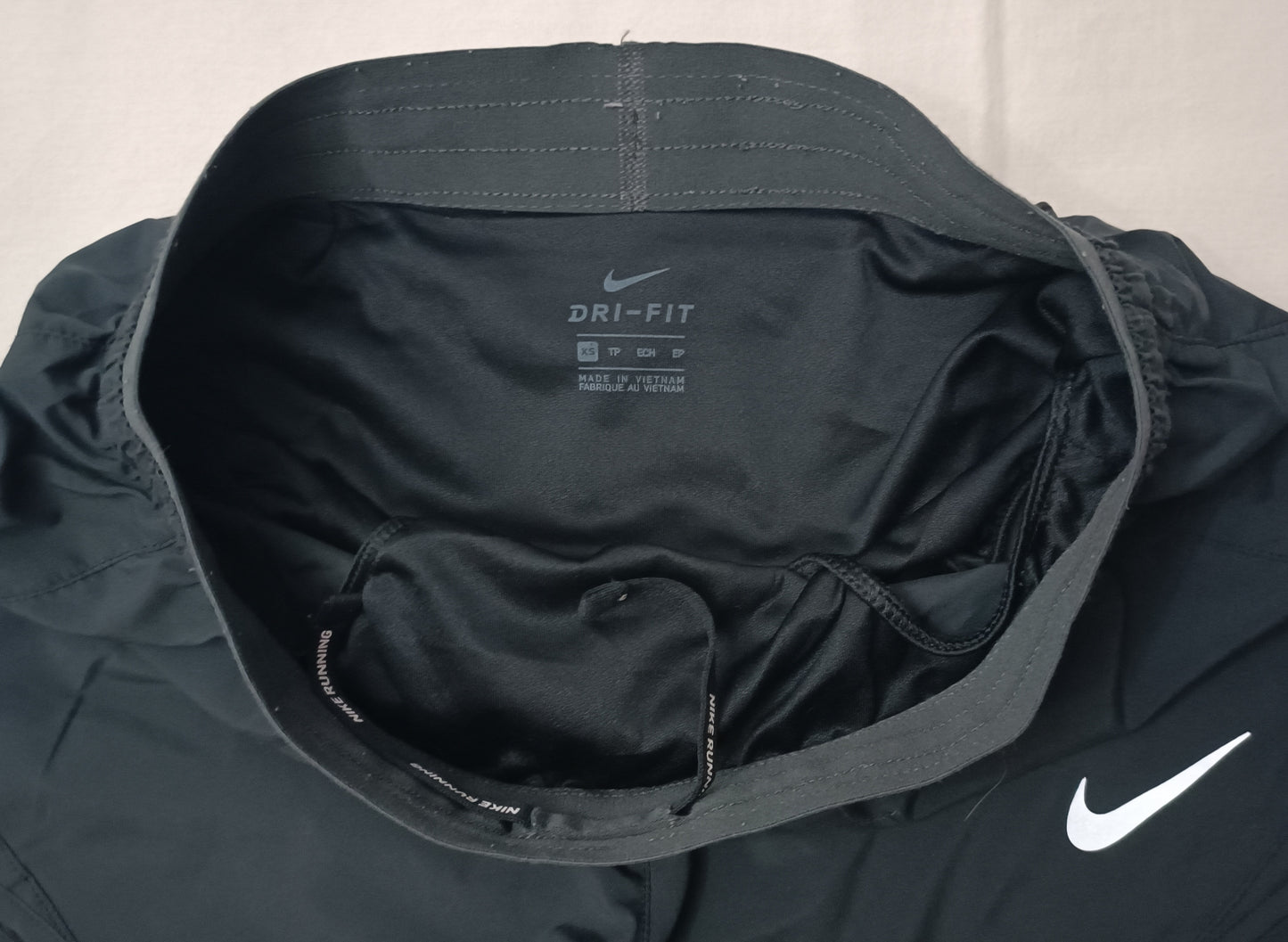 (ДАМСКО) (XS) Nike DRI-FIT Tempo Shorts шорти