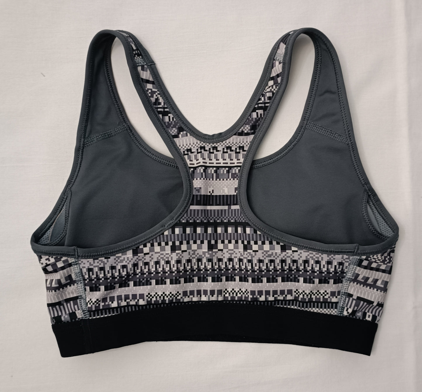 (ДАМСКО) (S) Nike DRI-FIT Bra бюстие