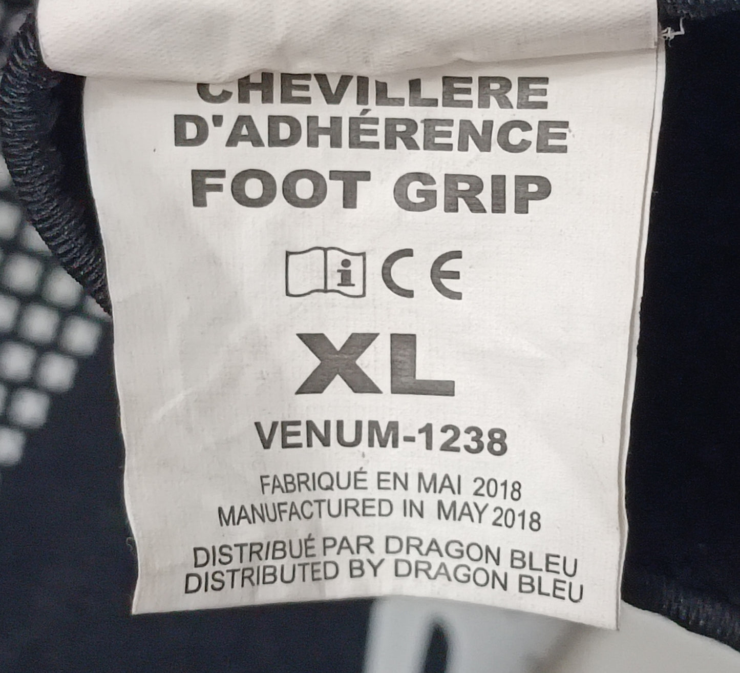 (L/XL) Venum сет (ръкавици, протектори и наглезенки)