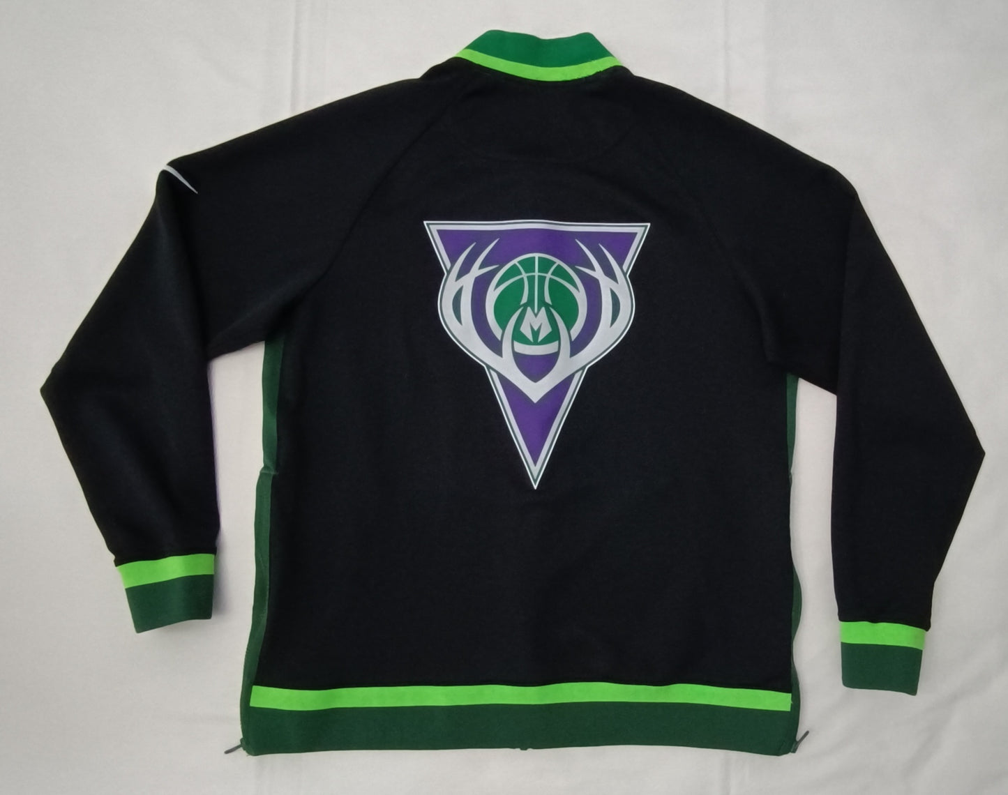 (L) Nike DRI-FIT NBA Milwaukee Bucks Therma Sweatshirt горнище