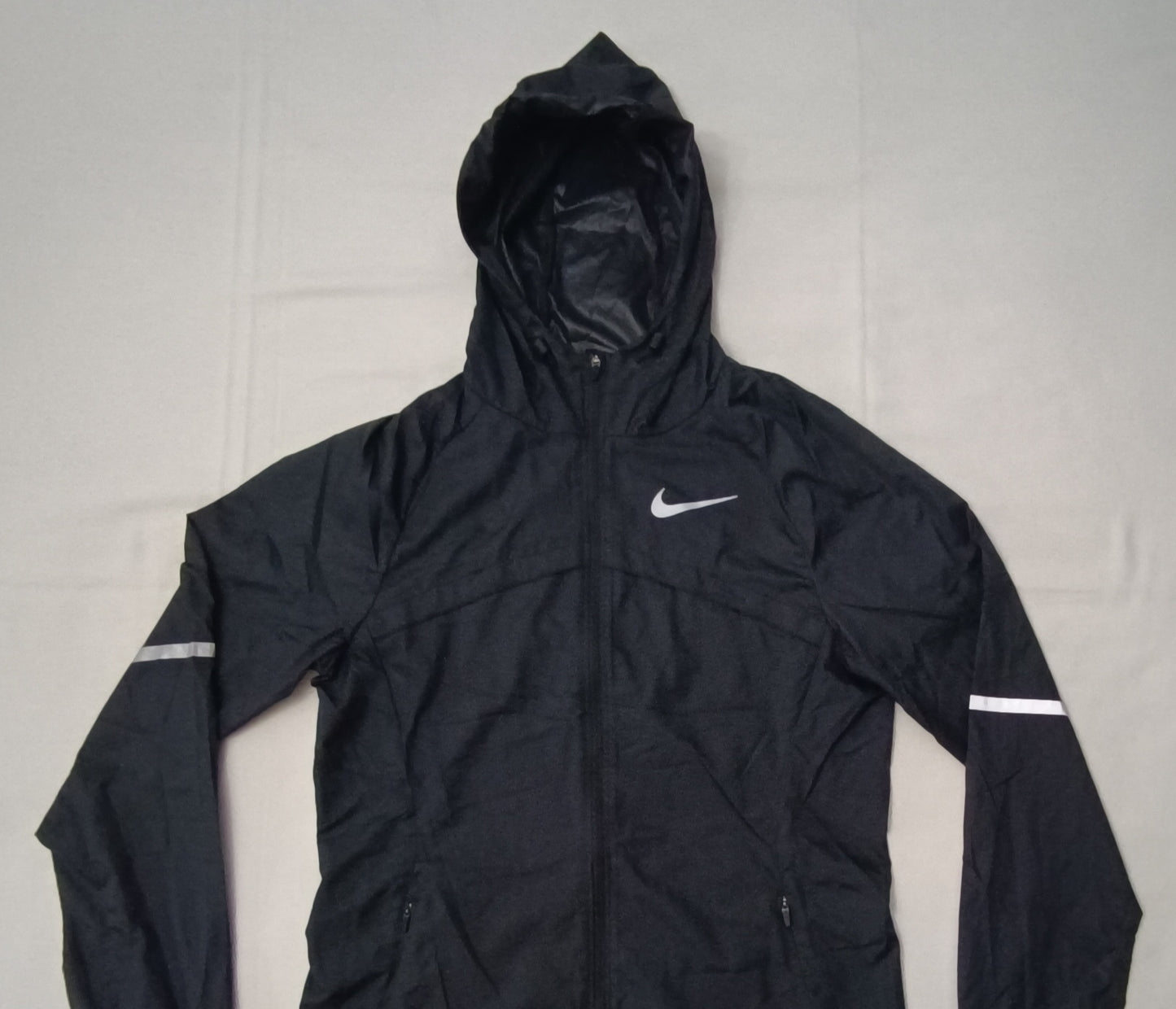 (ДАМСКО) (XS) Nike Shield Windrunner Woven Jacket яке