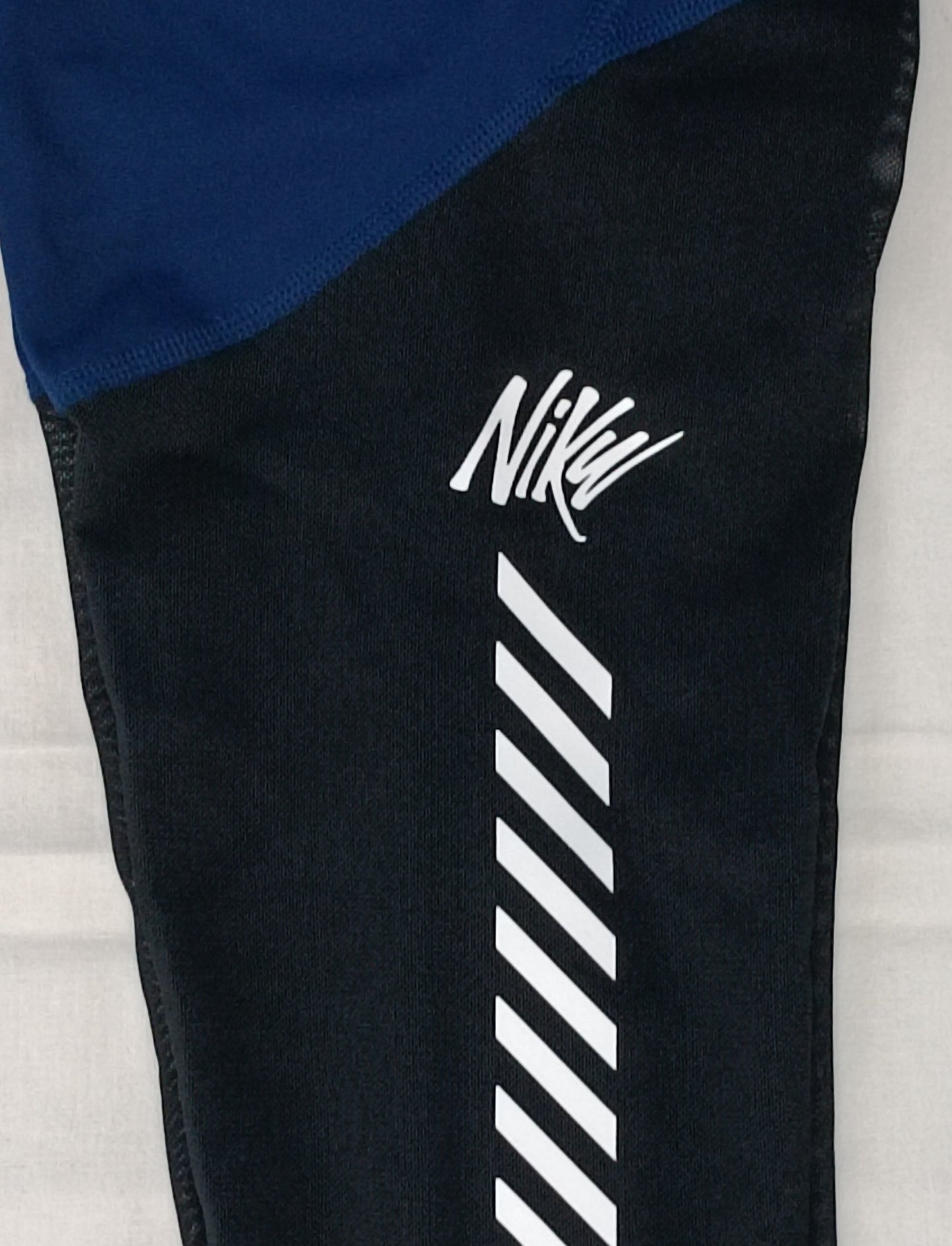 (ДАМСКО) (L) Nike DRI-FIT One Tights клин