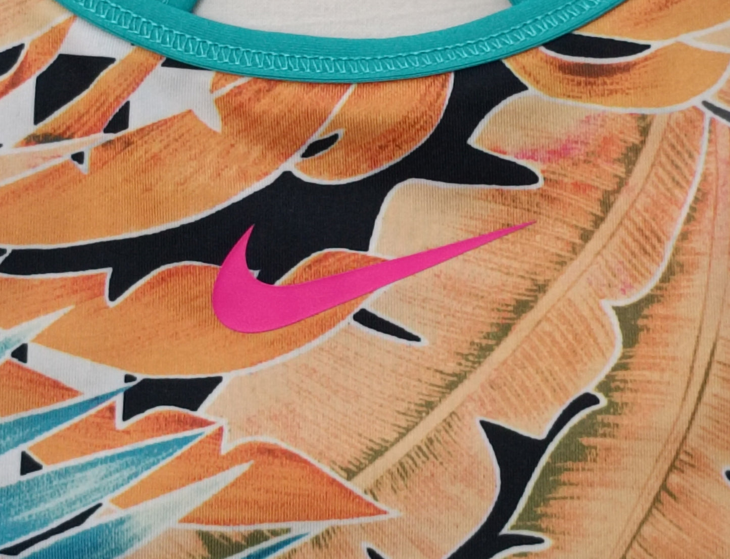 (ДЕТСКО) (Ръст 156-166см) Nike DRI-FIT Reversible Bra бюстие с две лица