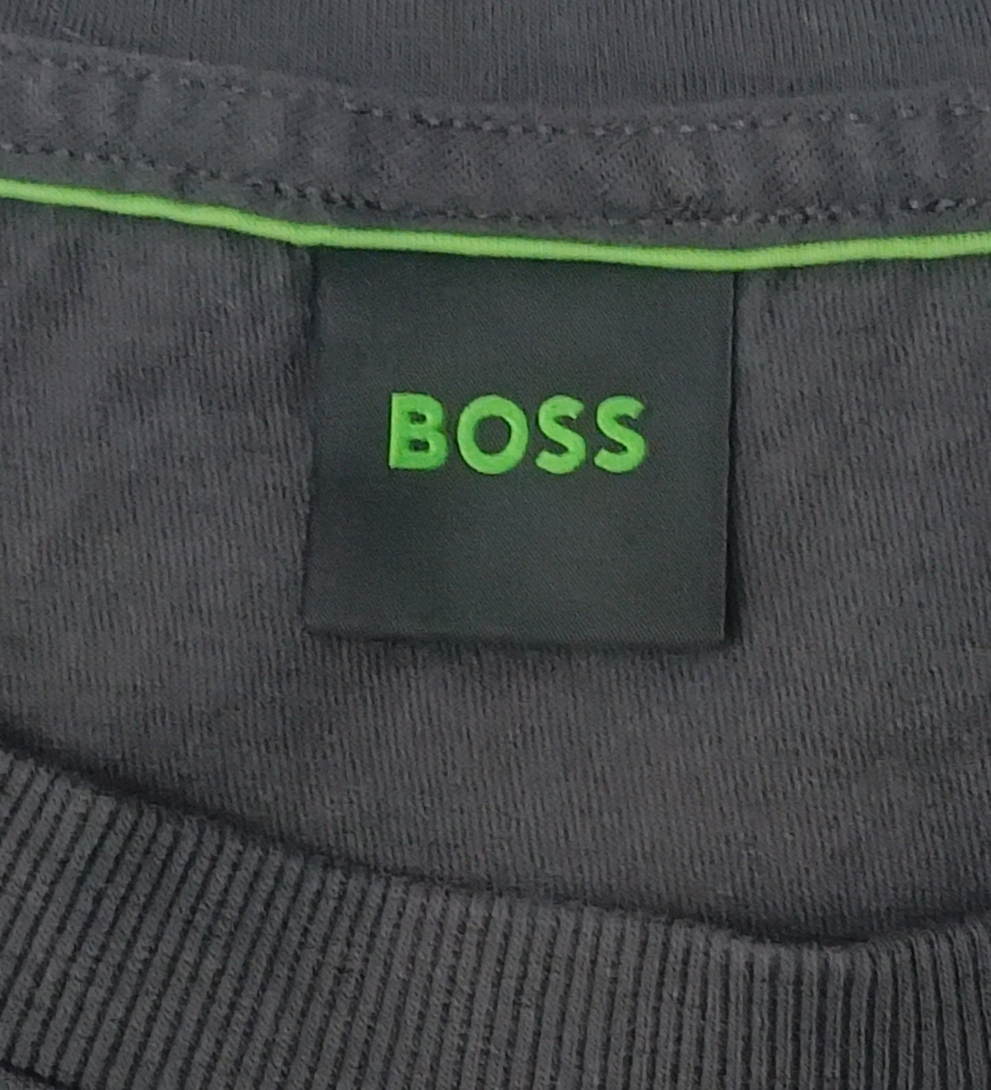 (L) Hugo Boss Shirt тениска