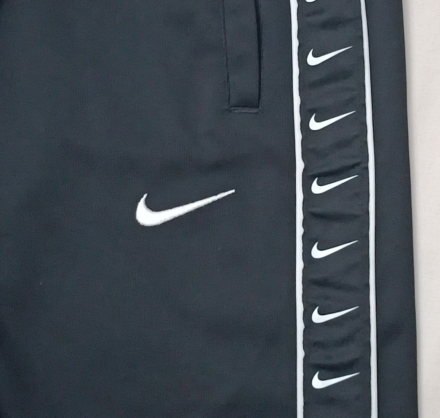 (ДЕТСКО) (Ръст 147-158см) Nike Sportswear Repeat Shorts шорти