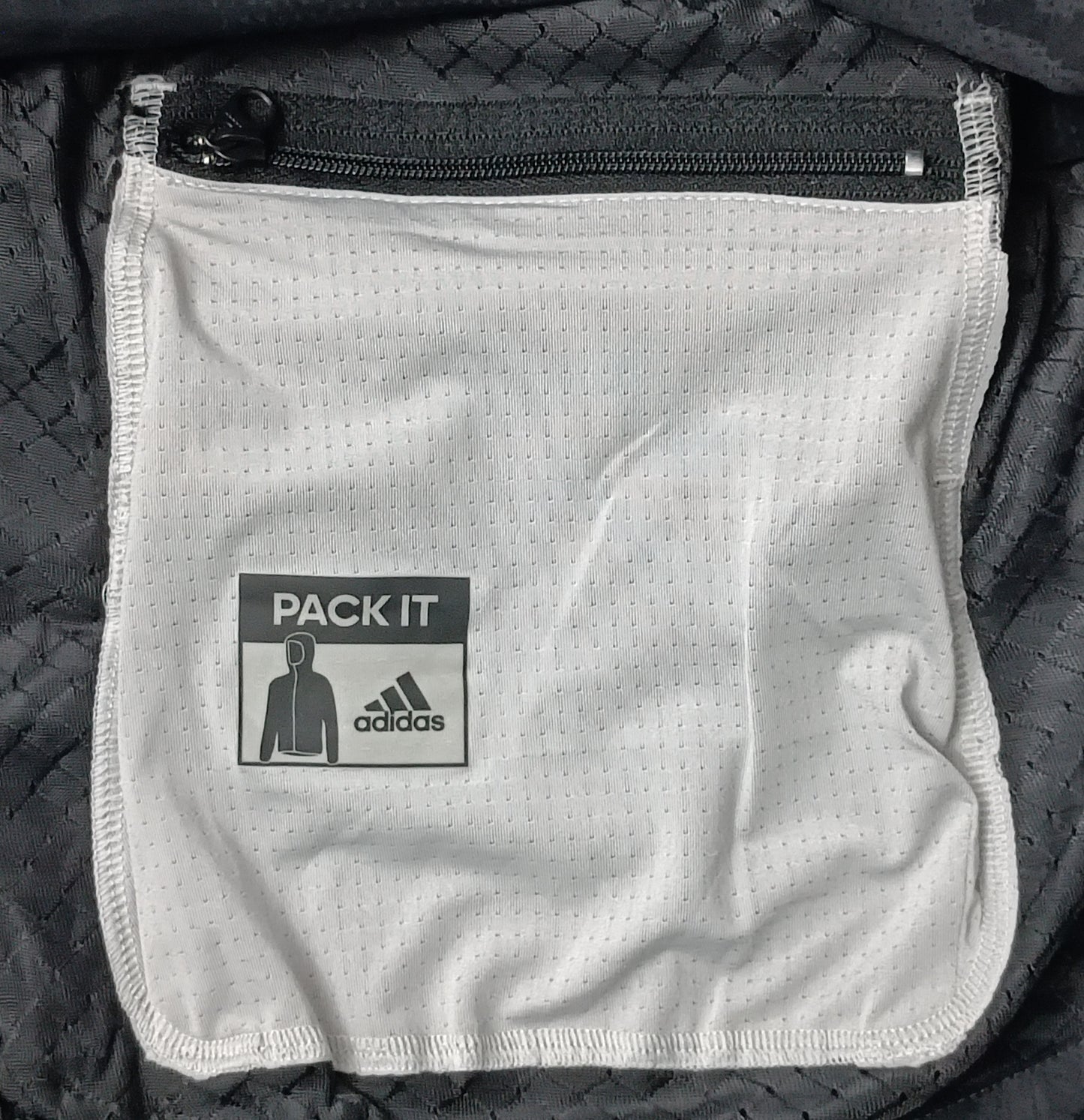 (L) Adidas TKO Packable Jacket яке