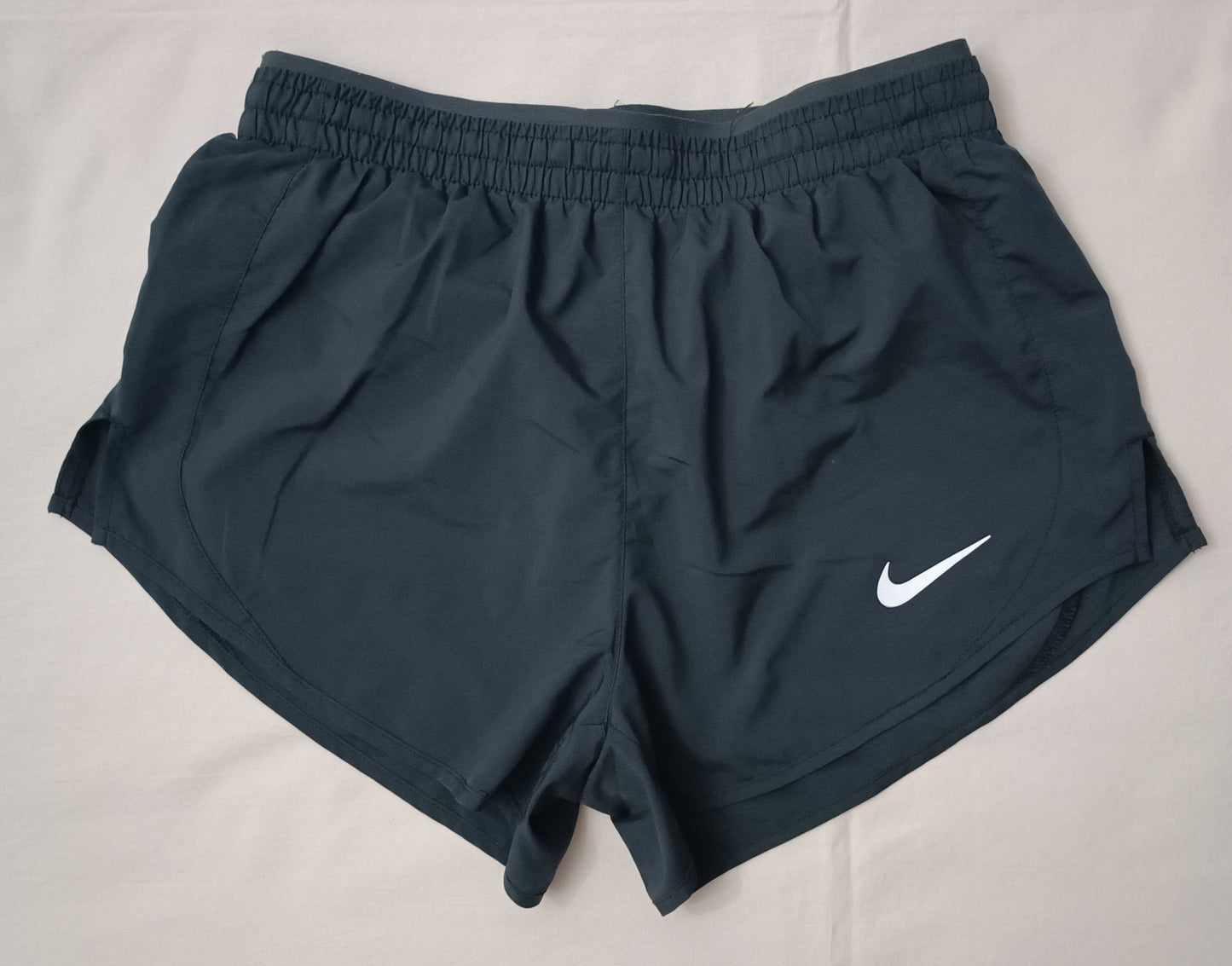 (ДАМСКО) (XS) Nike DRI-FIT Tempo Shorts шорти