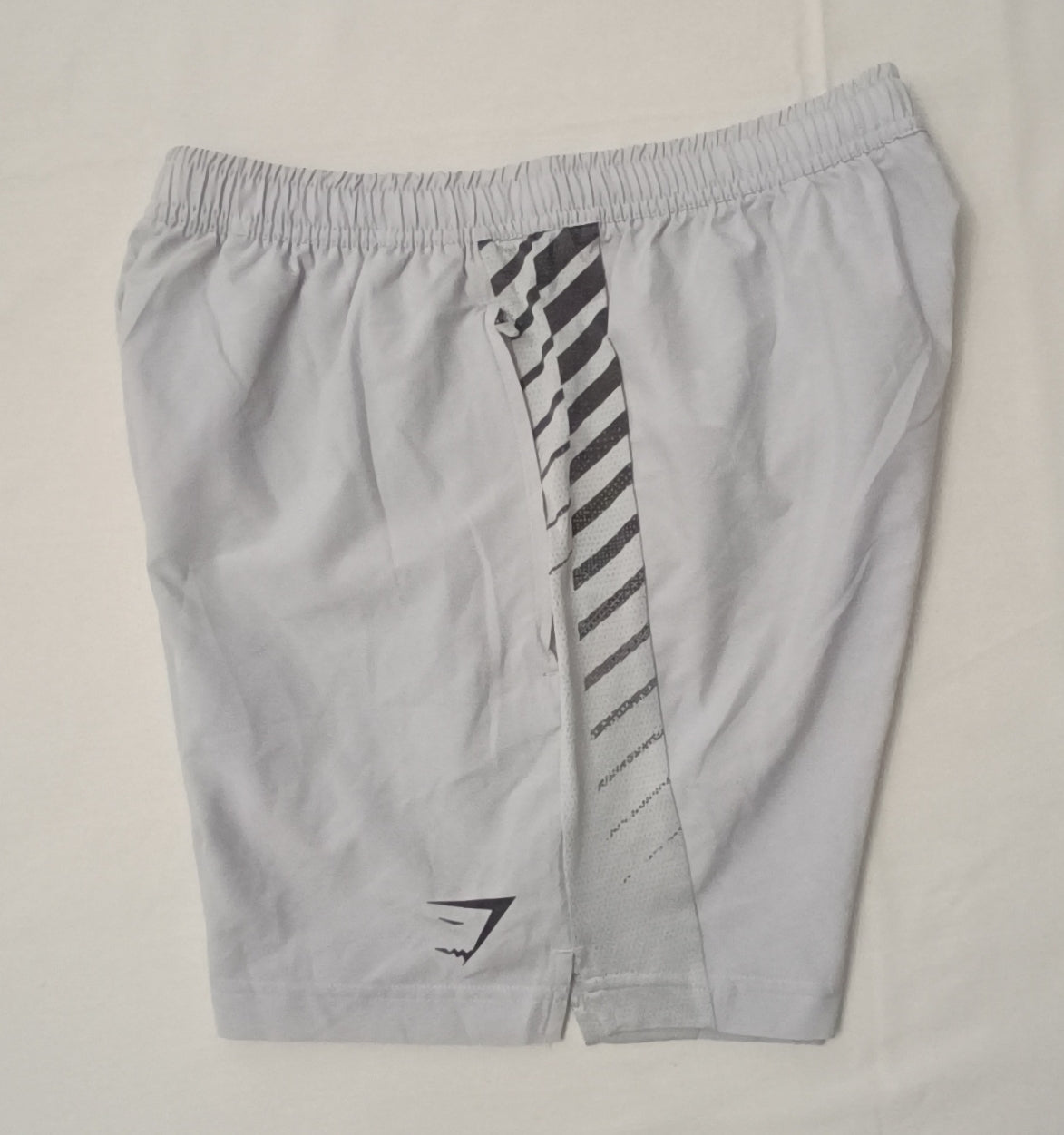 (S) Gymshark Sport Stripe Shorts шорти
