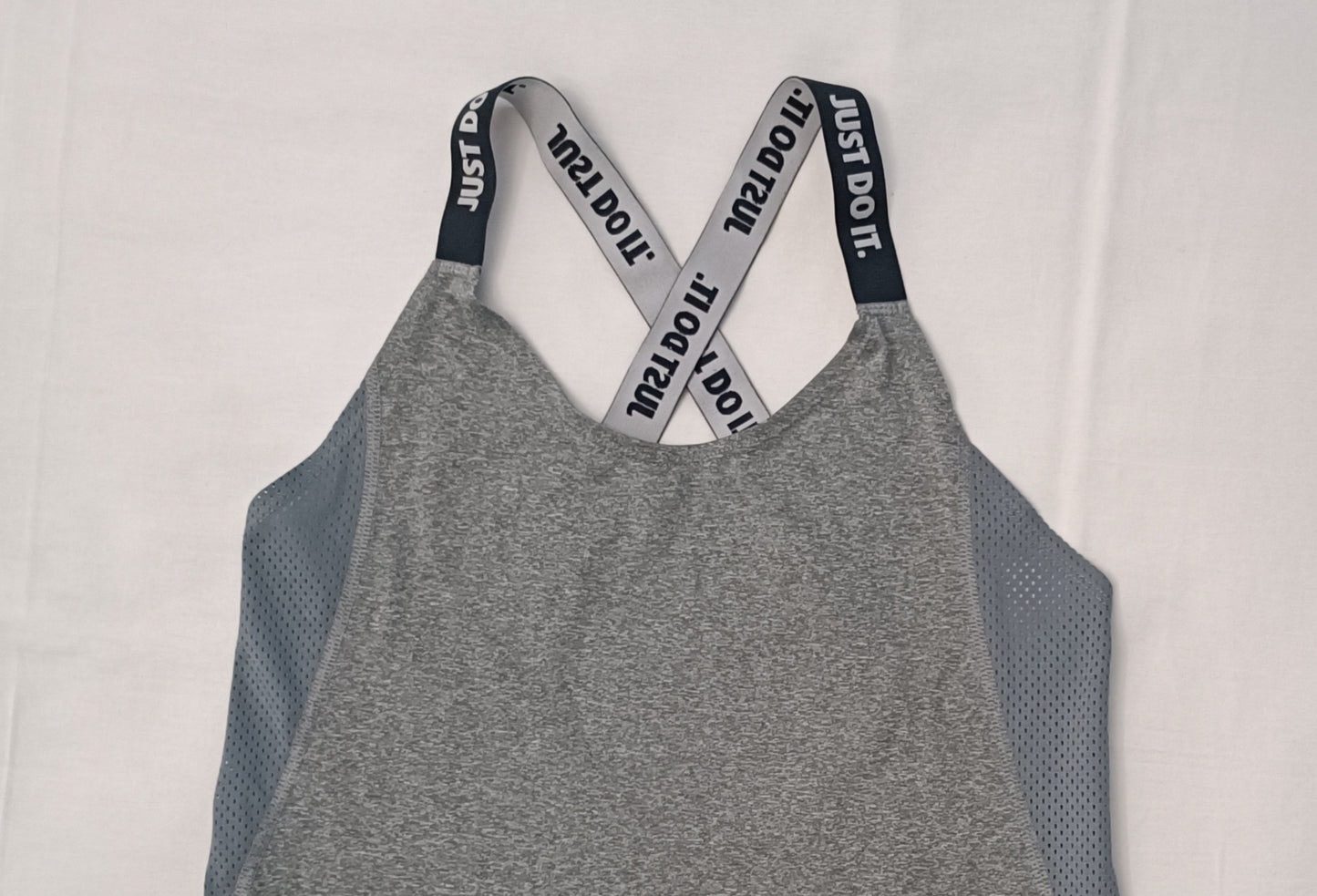 (ДАМСКО) (XS) Nike DRI-FIT Just Do It Tank Top потник