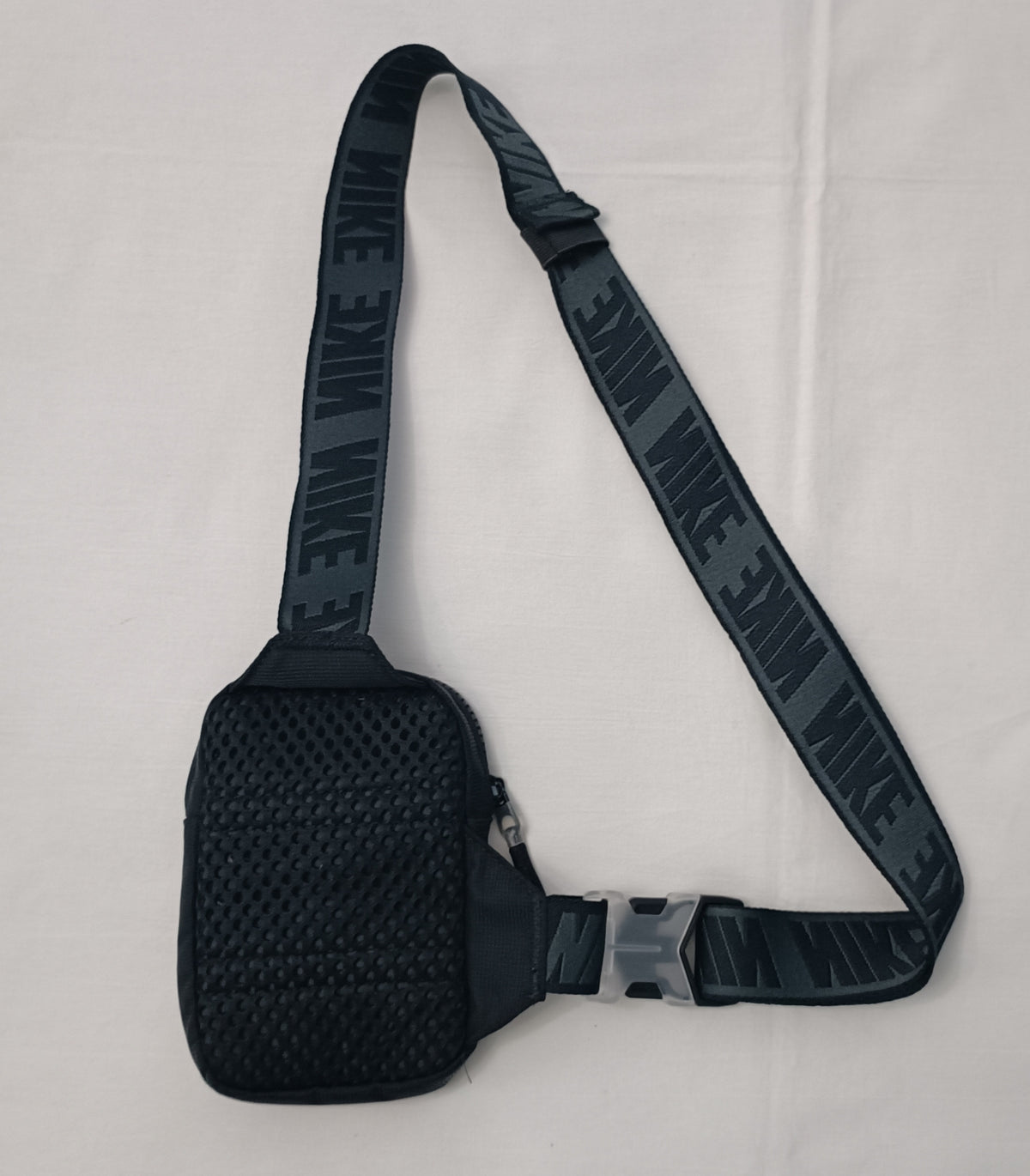 Nike Sportswear Hip Pack чантичка