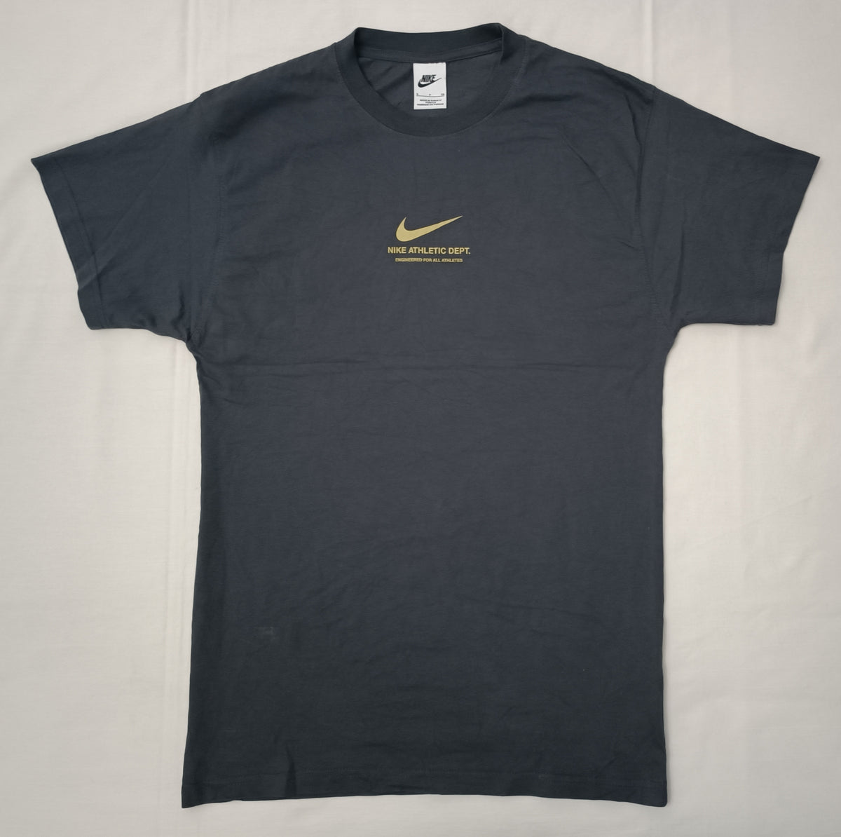 (S) Nike Sportswear Swoosh Tee тениска