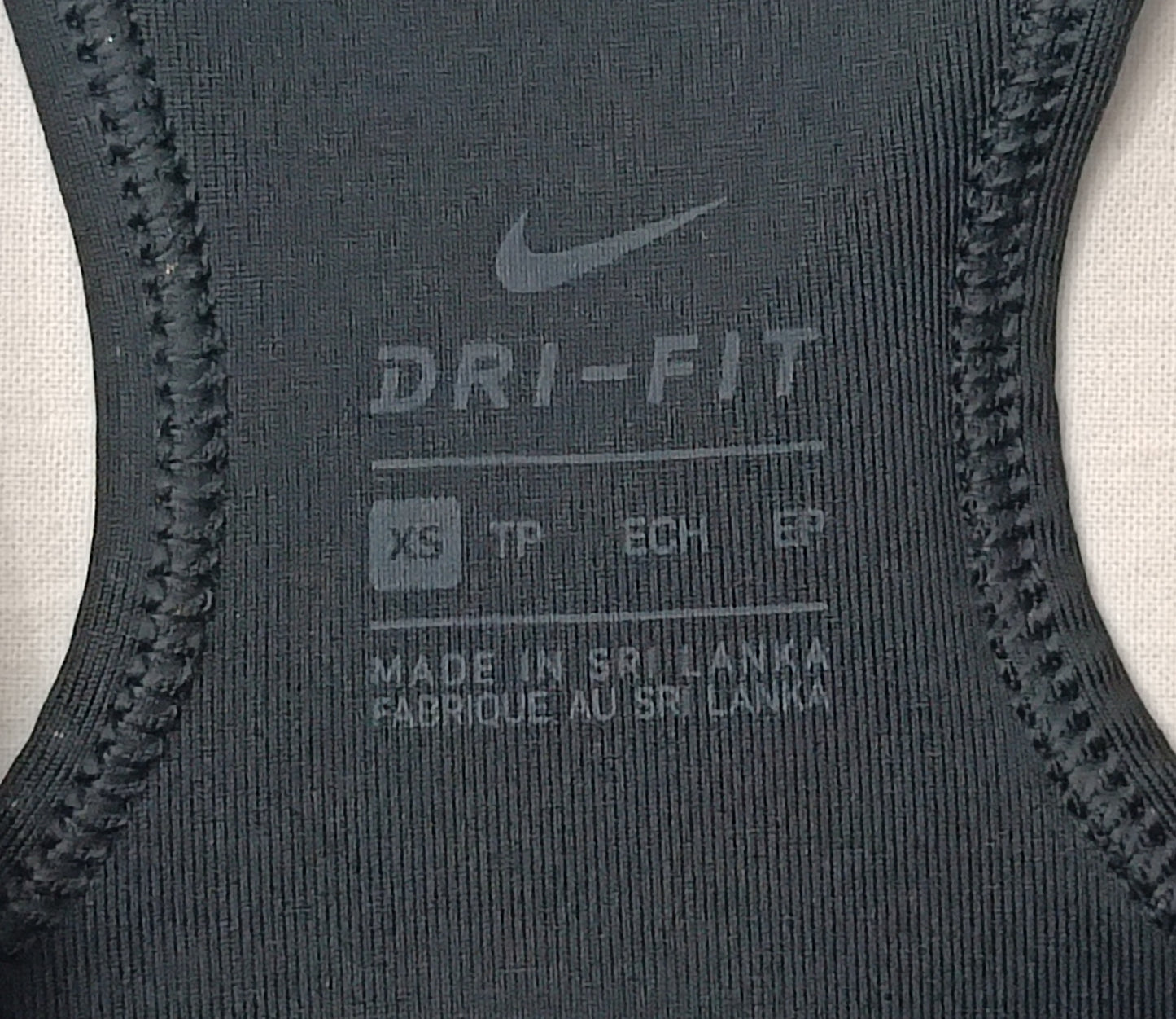 (ДАМСКО) (XS) Nike DRI-FIT Padded Bra бюстие с подплънки
