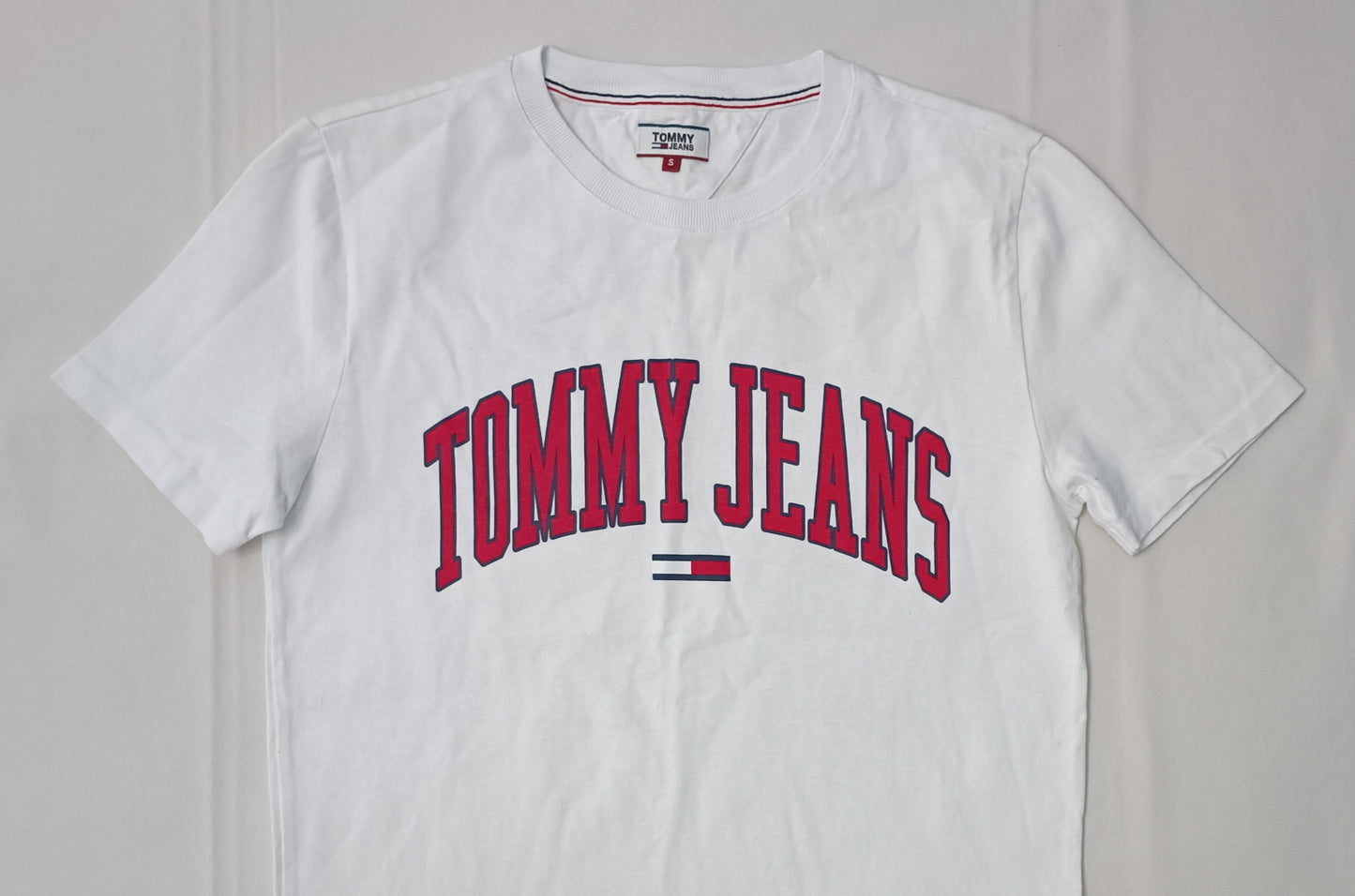 (S) Tommy Jeans Logo Tee тениска