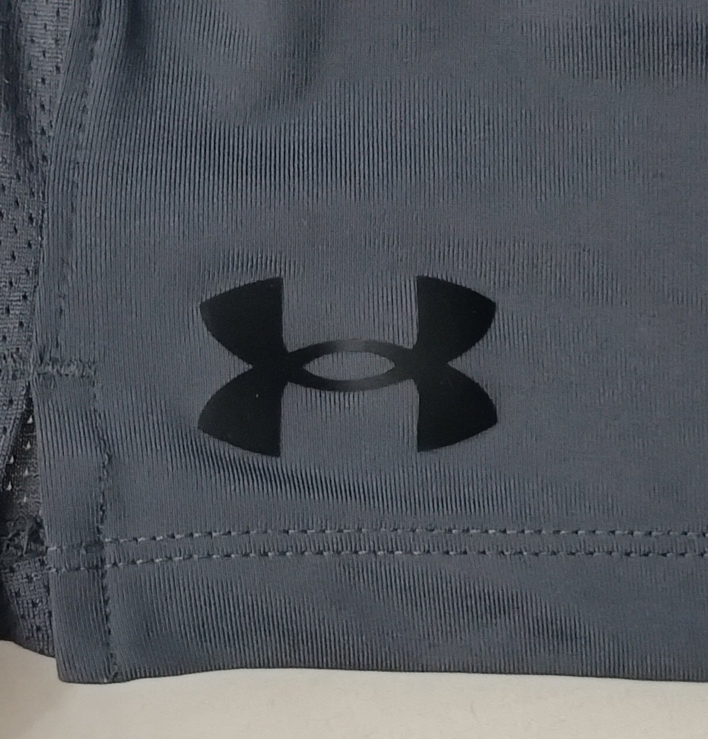 (M) Under Armour UA Shorts шорти