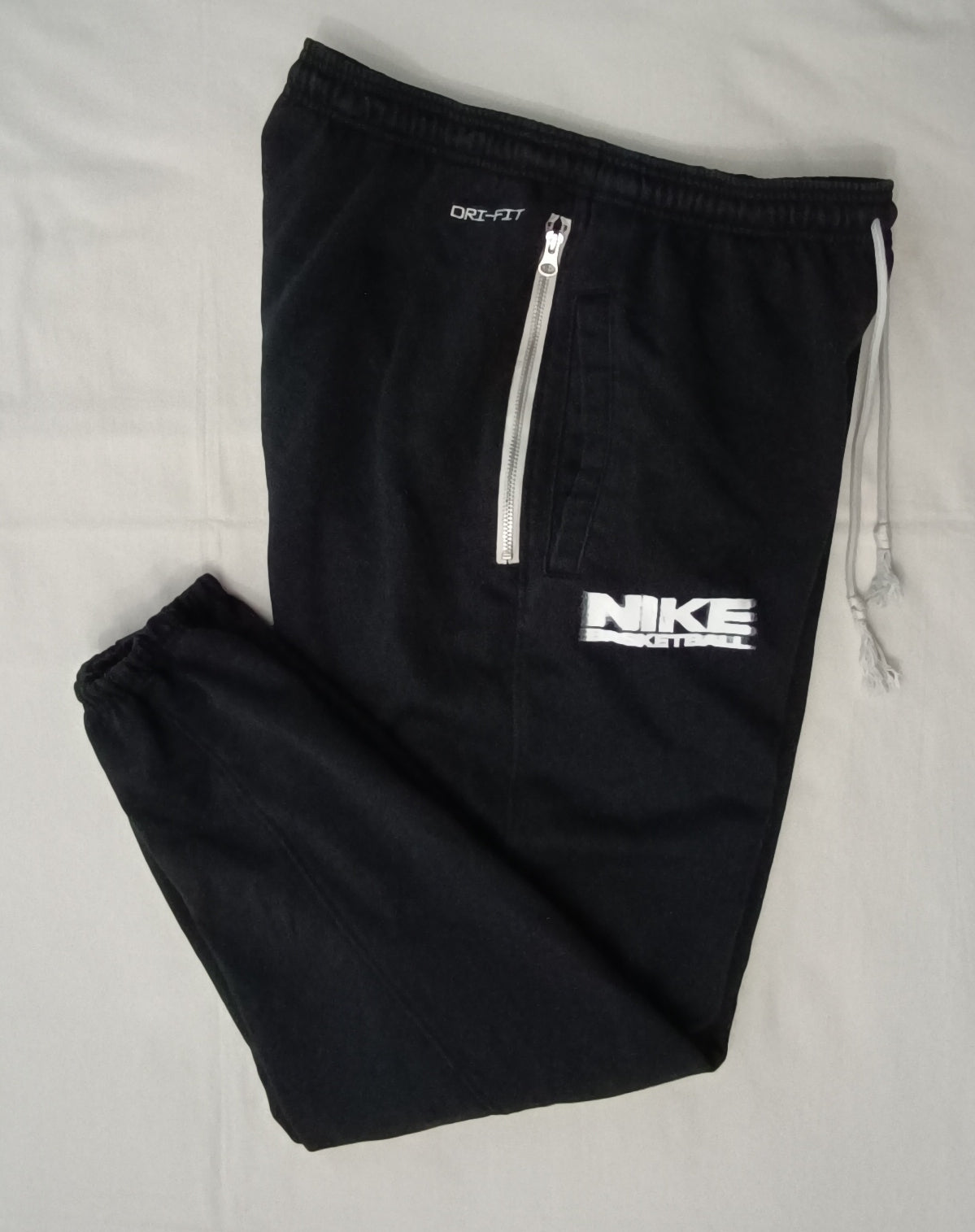 (M) Nike DRI-FIT Standard Issue Sweatpants долнище