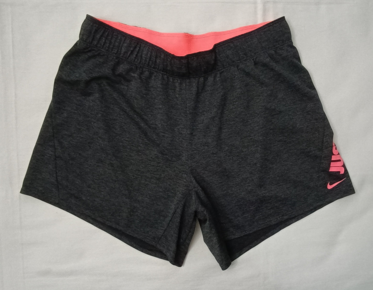 (ДАМСКО) (M) Nike DRI-FIT Just Do It Shorts шорти