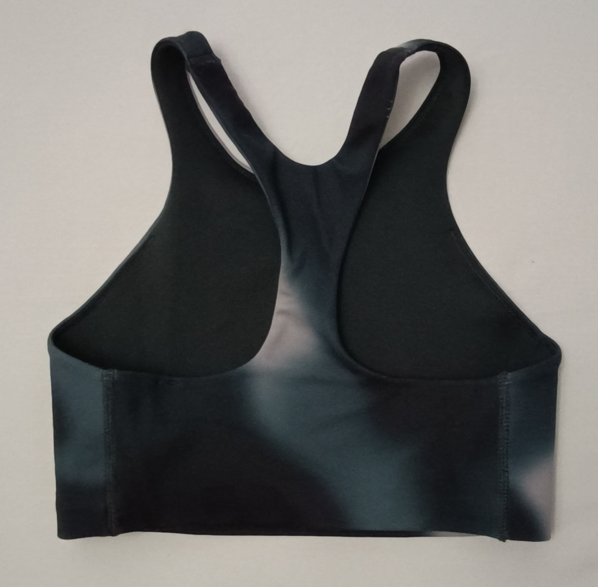 (ДАМСКО) (XS) Nike Yoga DRI-FIT Bra бюстие