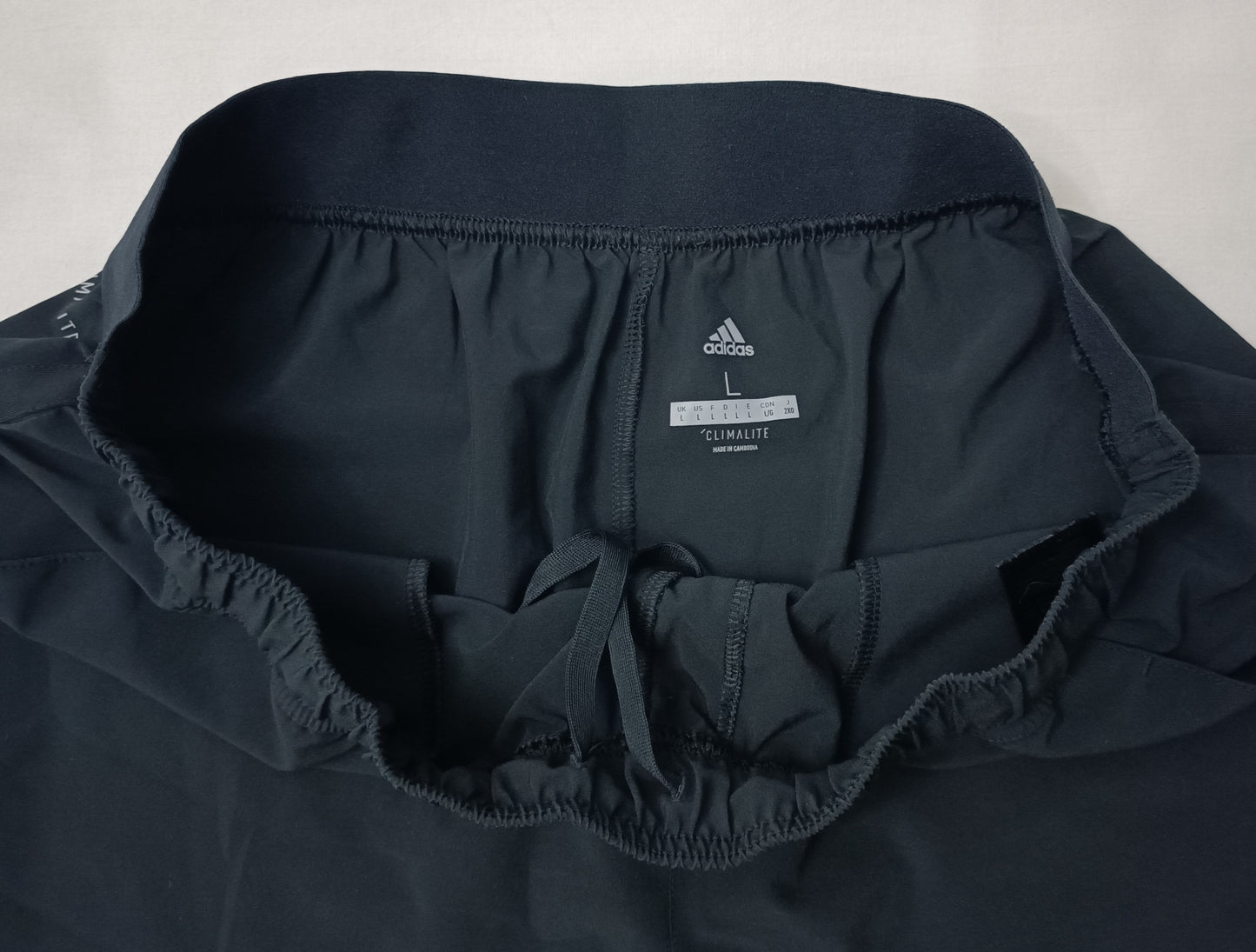 (L) Adidas Shorts шорти