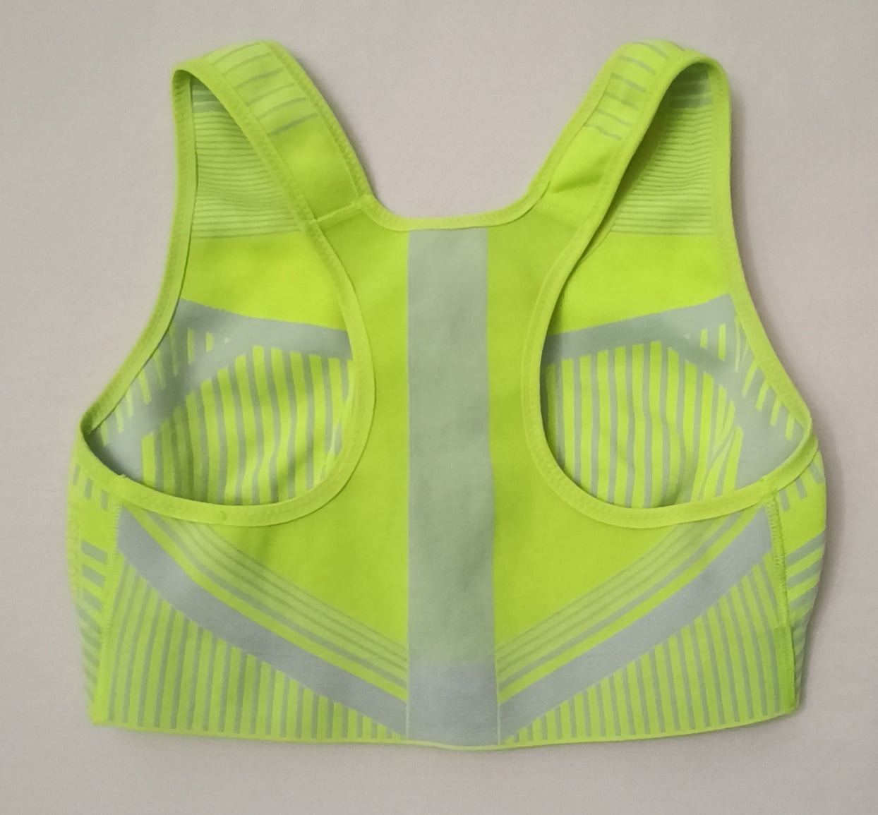 (ДАМСКО) (M) Nike FE/NOM Flyknit Bra бюстие
