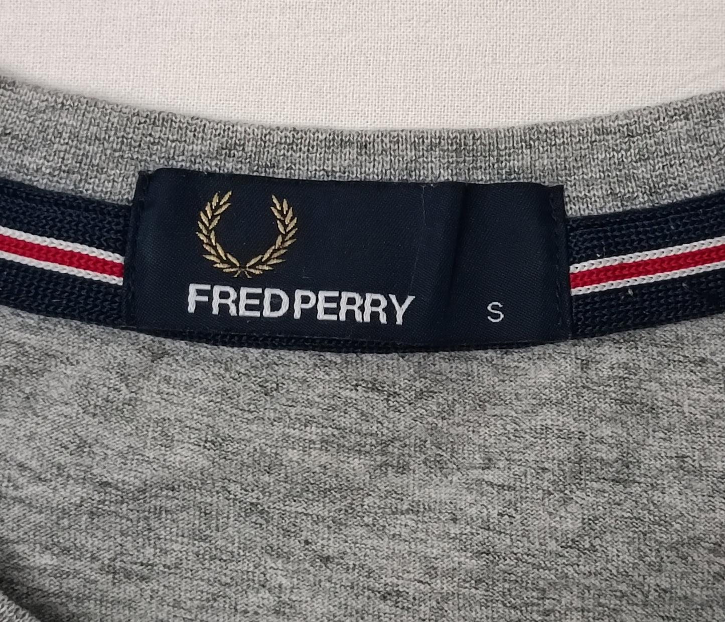 (S) Fred Perry T-Shirt тениска