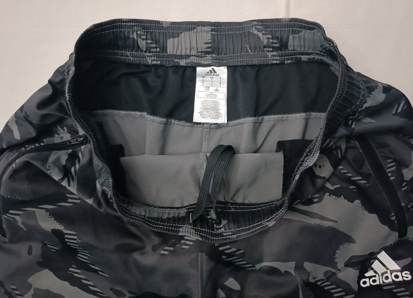 (L) Adidas Camouflage Shorts шорти