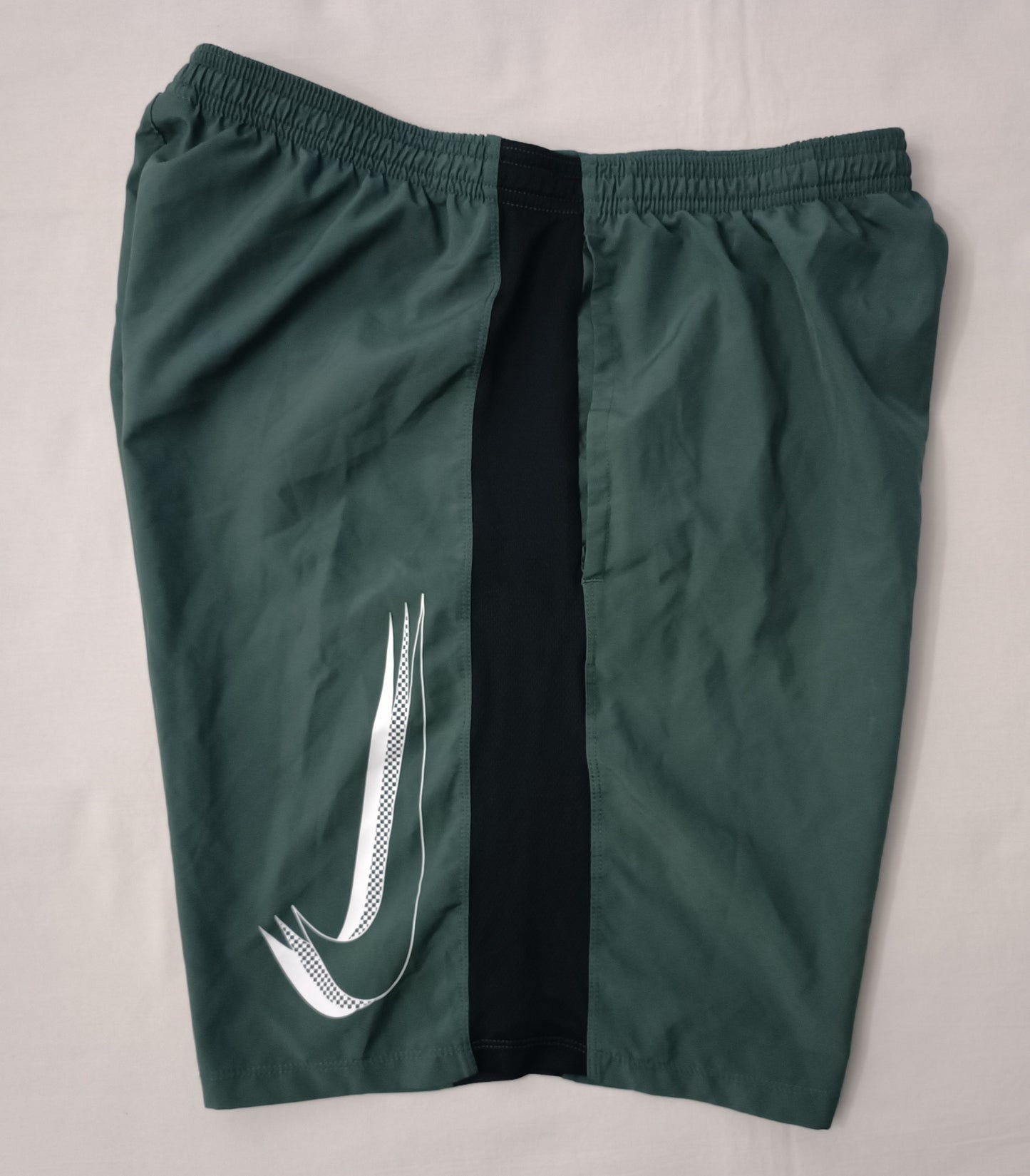 (L) Nike DRI-FIT Shorts шорти