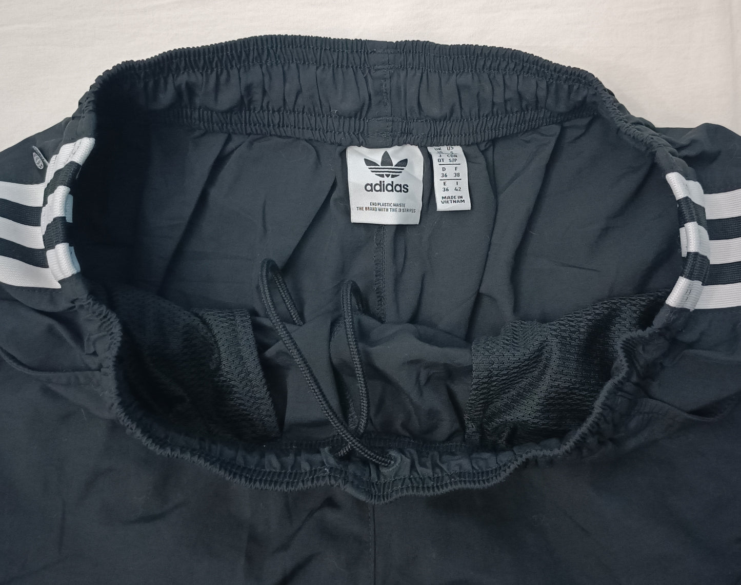 (ДАМСКО) (S) Adidas Originals Trefoil Woven Shorts шорти