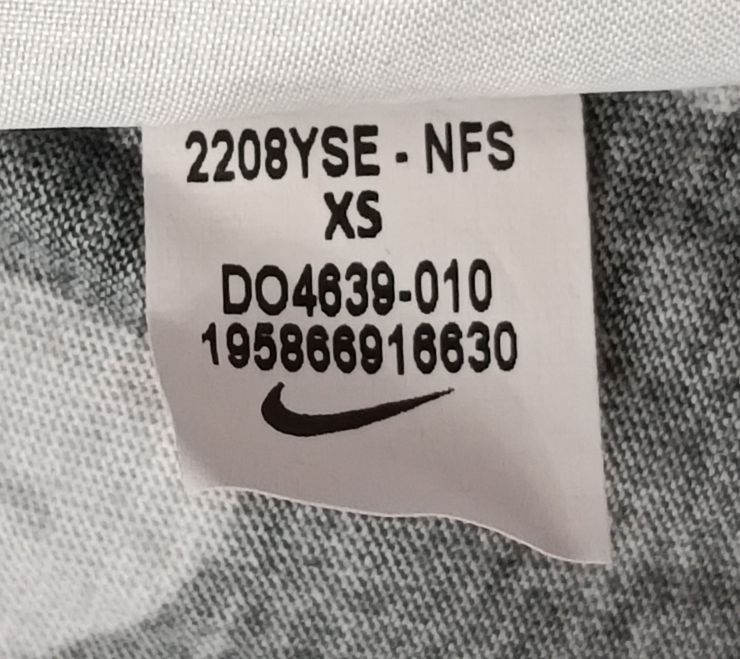 (ДЕТСКО) (Ръст 122-128см) Nike Sportswear Multi Logo Tee тениска