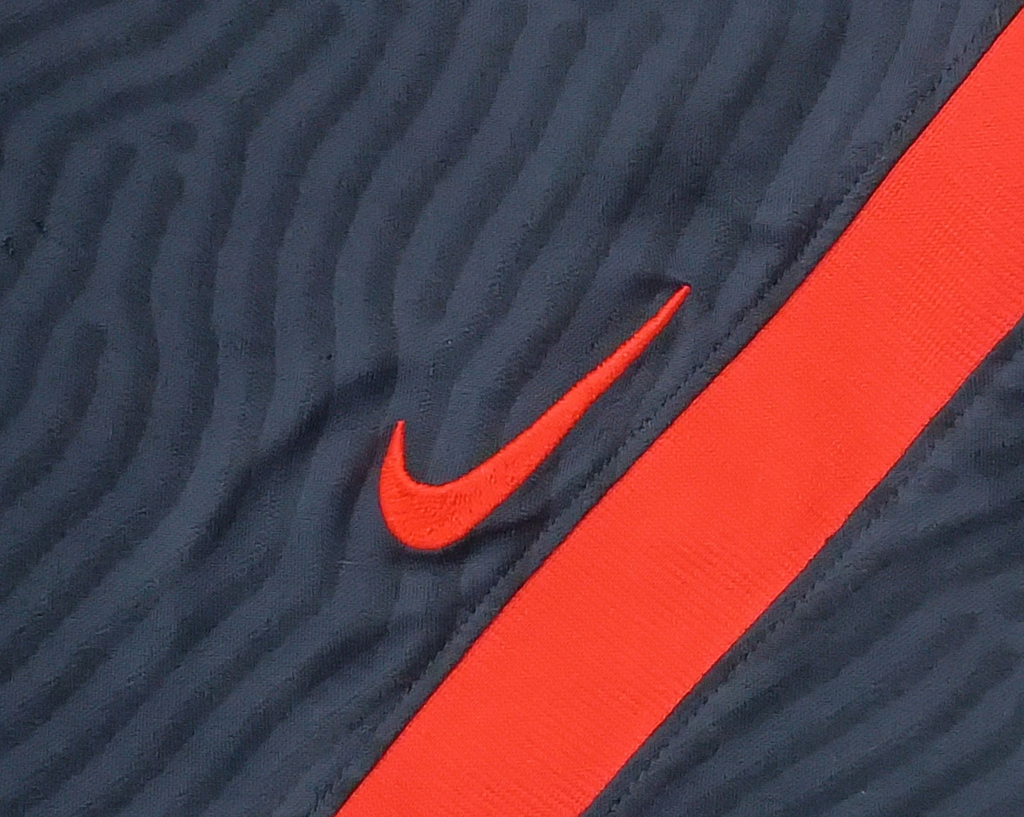 (M) Nike DRI-FIT Red Bull Leipzig Shorts шорти
