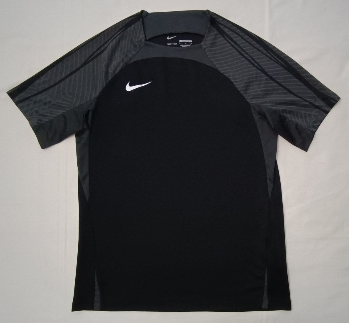 (M) Nike DRI-FIT Strike Tee тениска