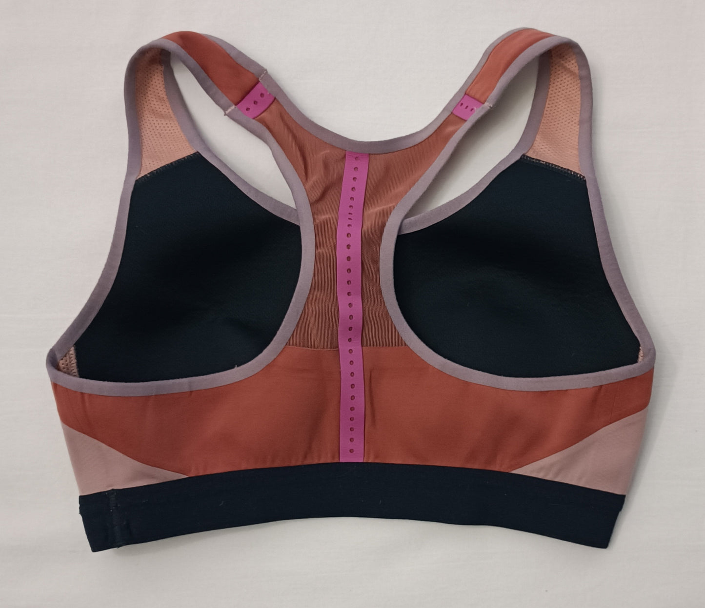 (ДАМСКО) (XS) Nike DRI-FIT Padded Bra бюстие