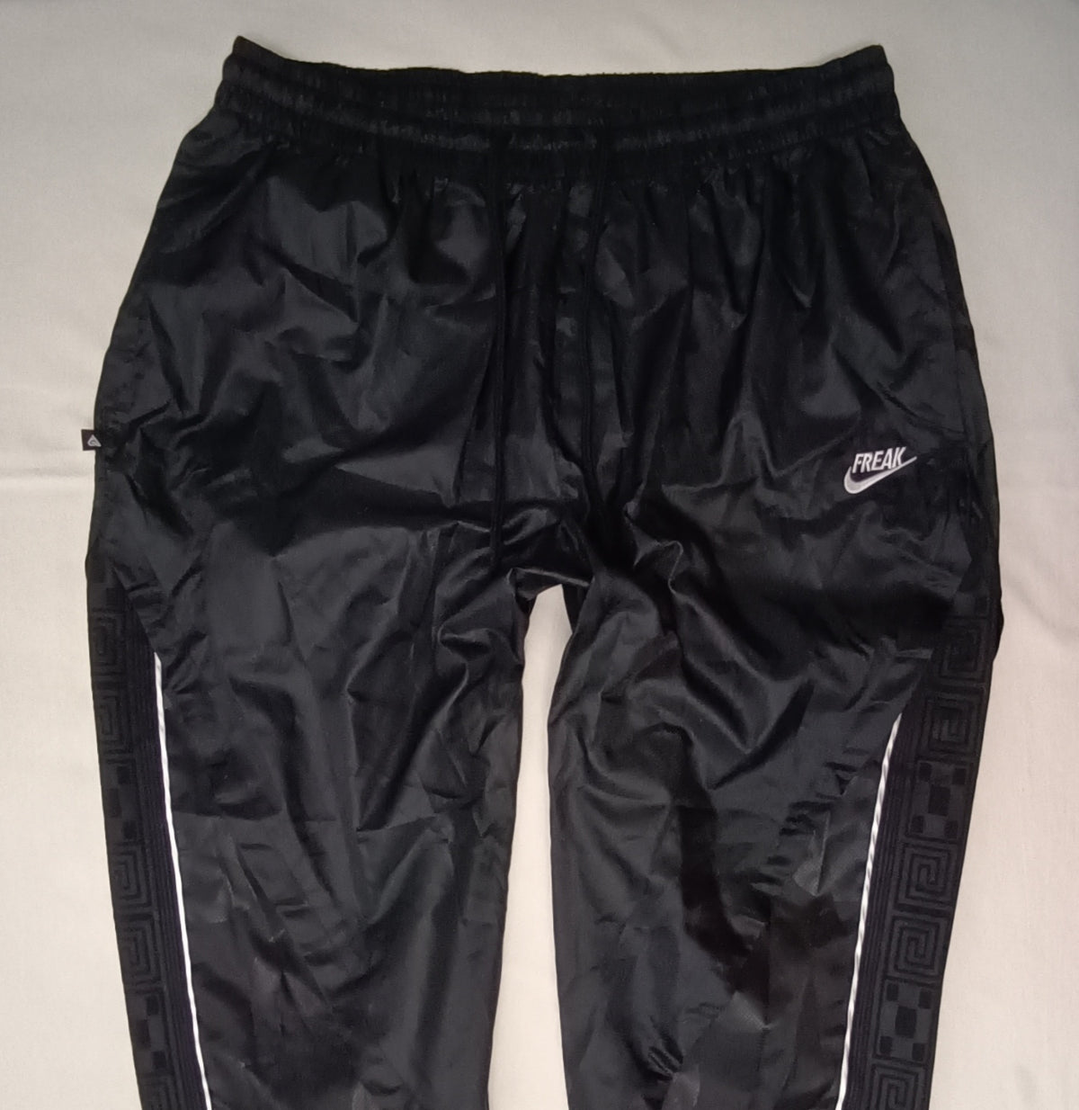 (2XL) Nike Giannis Freak Lightweight Track Pants долнище