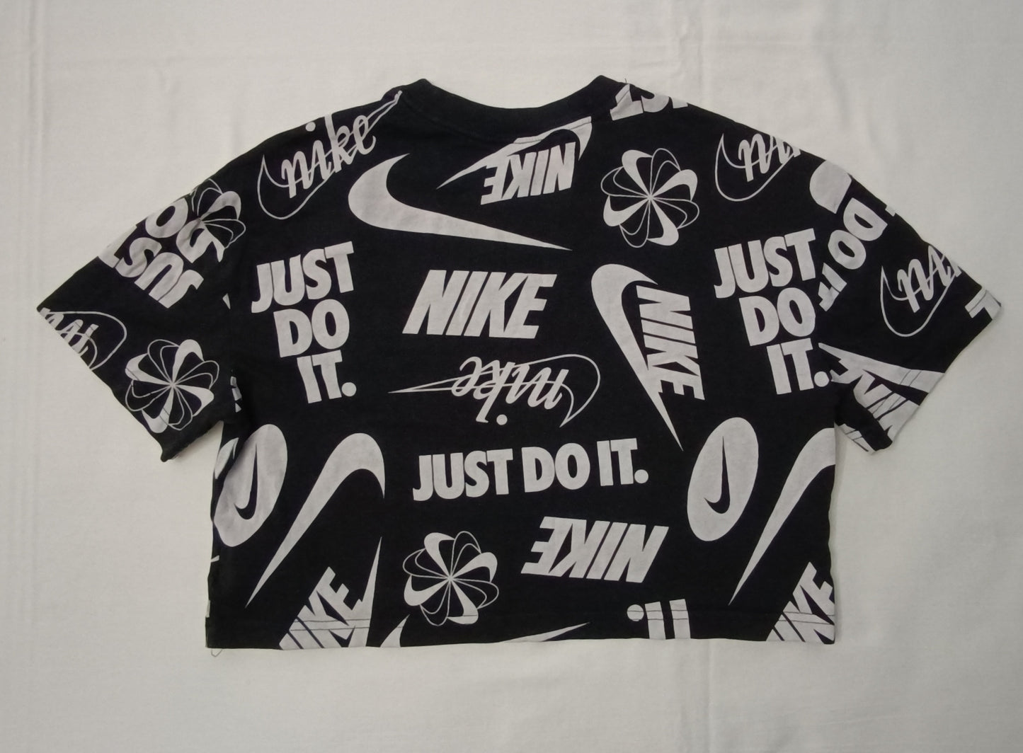 (ДАМСКО) (XS) Nike NSW Multi Swoosh Tee тениска