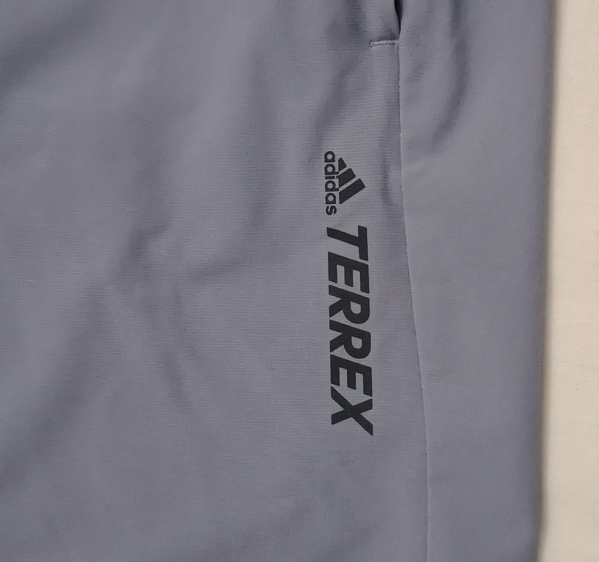 (L) Adidas Terrex Shorts шорти