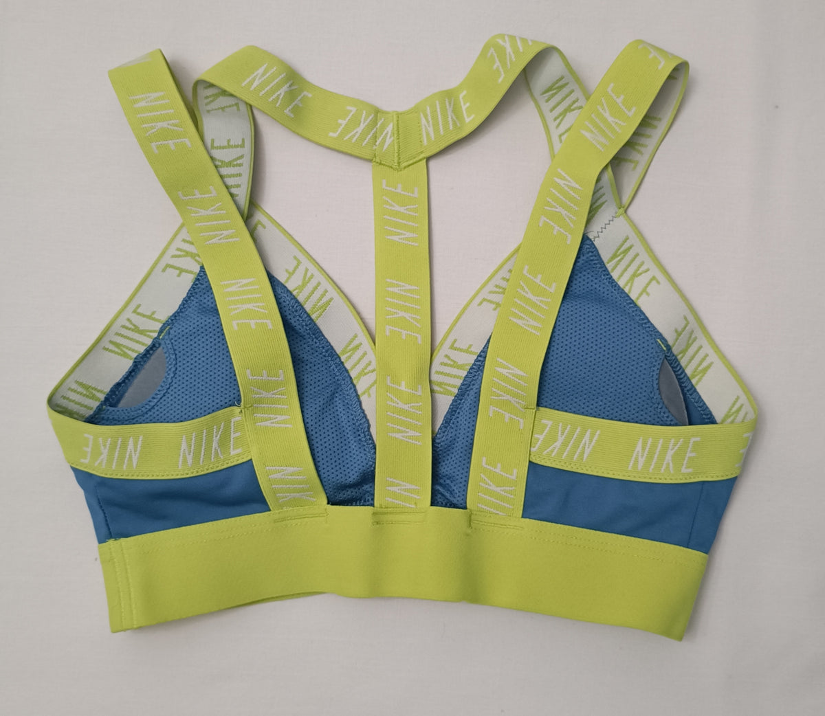 (ДАМСКО) (S) Nike DRI-FIT Bra бюстие