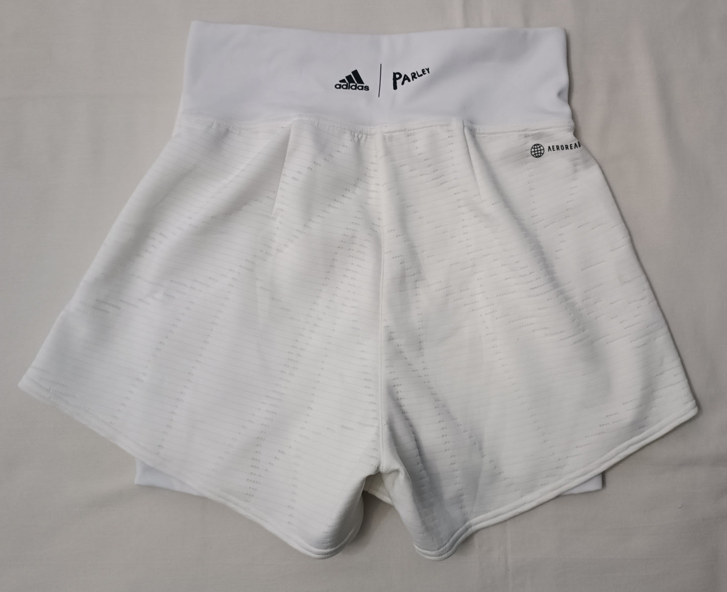 (ДАМСКО) (S) Adidas London 2in1 Tennis Shorts шорти с клин 2в1