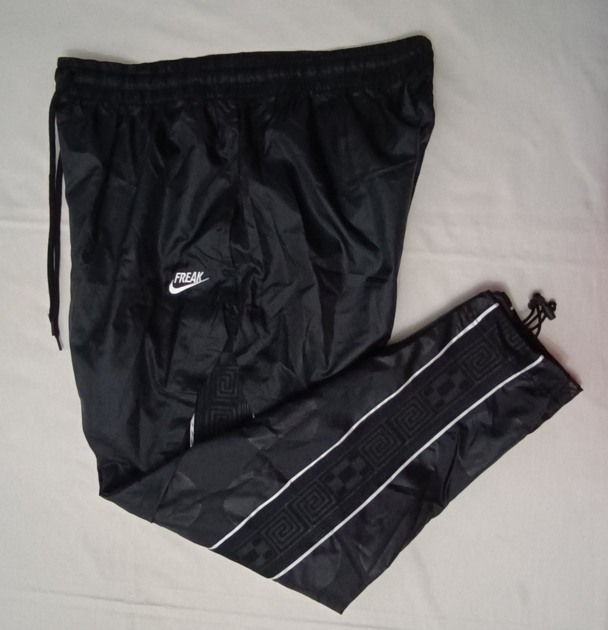 (2XL) Nike Giannis Freak Lightweight Track Pants долнище