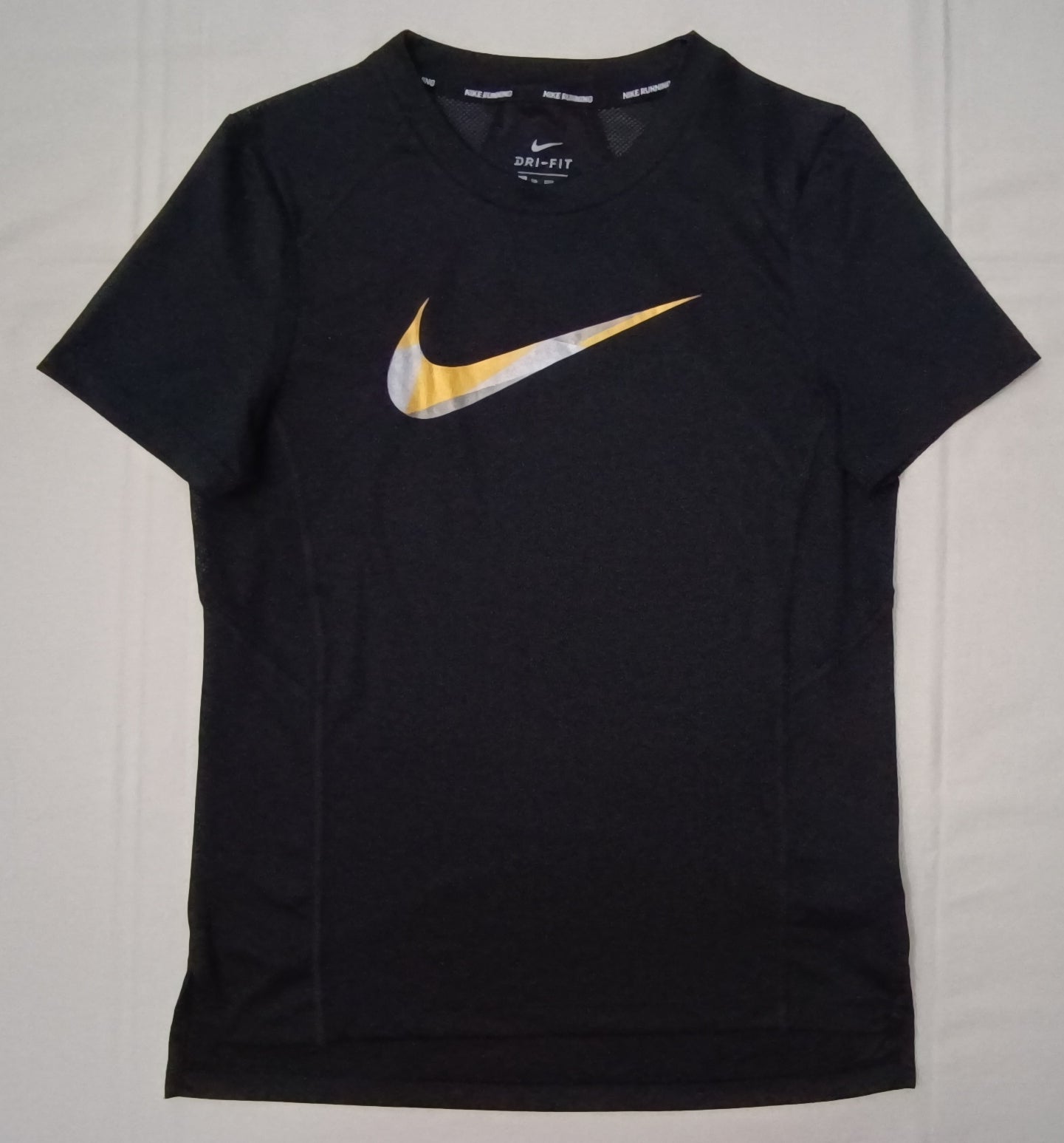 (ДАМСКО) (XS) Nike DRI-FIT Tee тениска