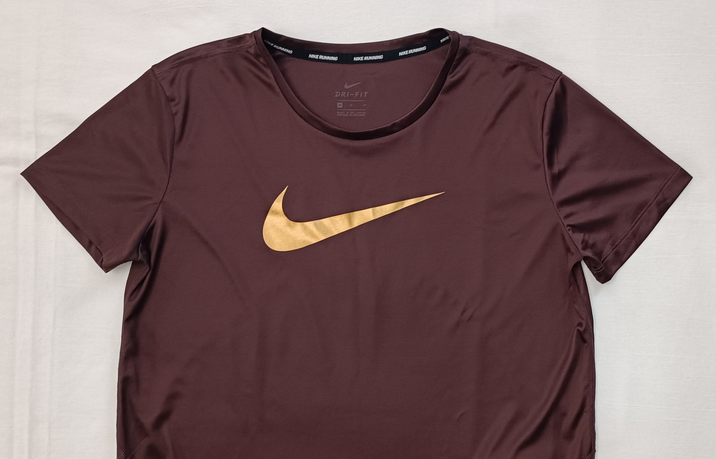 (ДАМСКО) (M) Nike DRI-FIT Swoosh Tee тениска