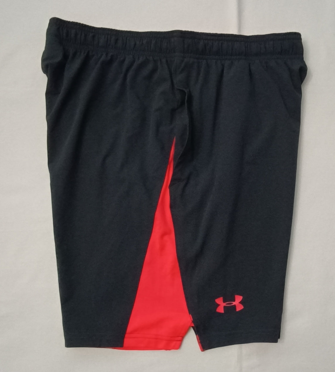 (L) Under Armour UA Shorts шорти