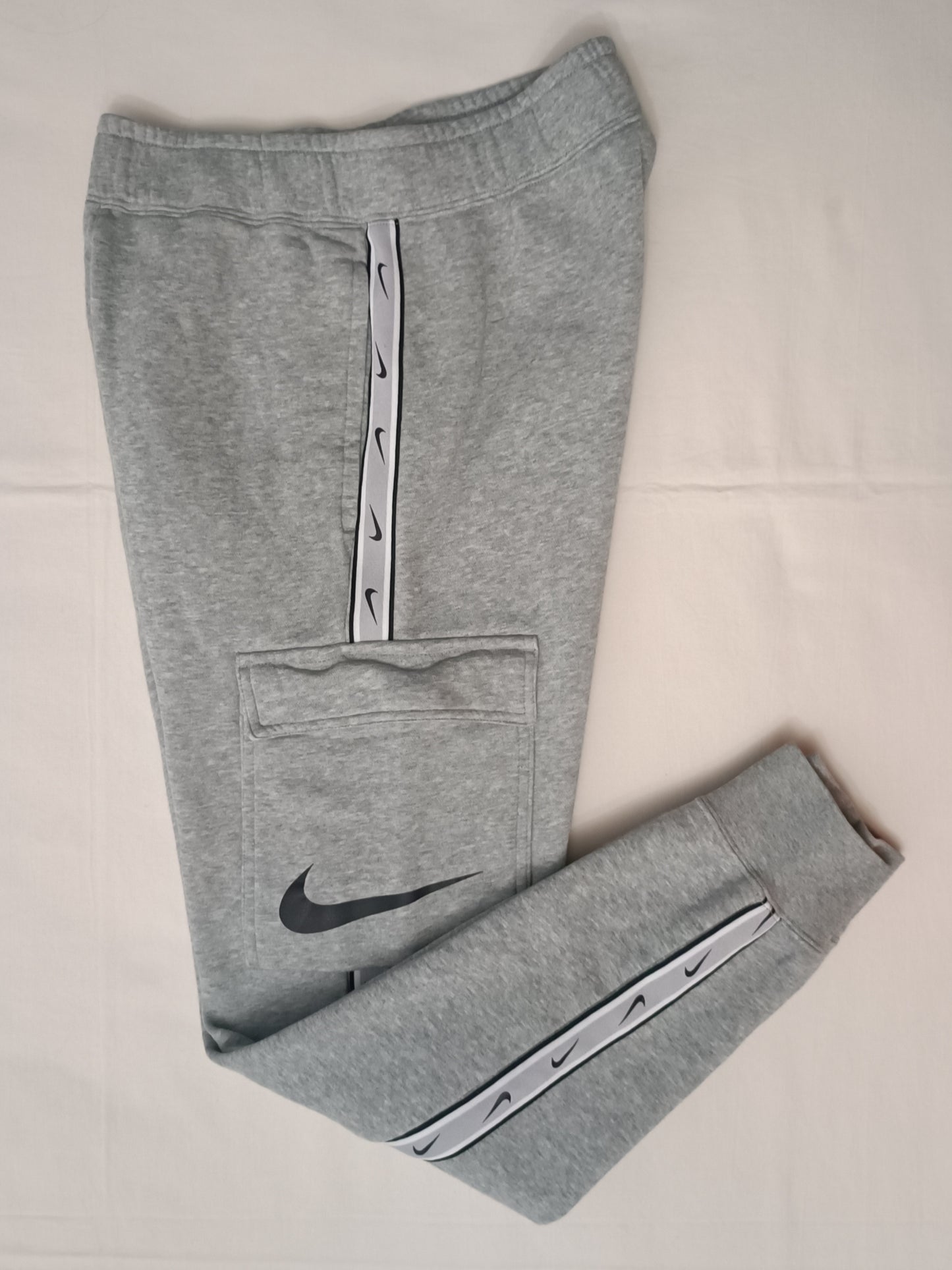 (XS) Nike Sportswear Repeat Sweatpants долнище