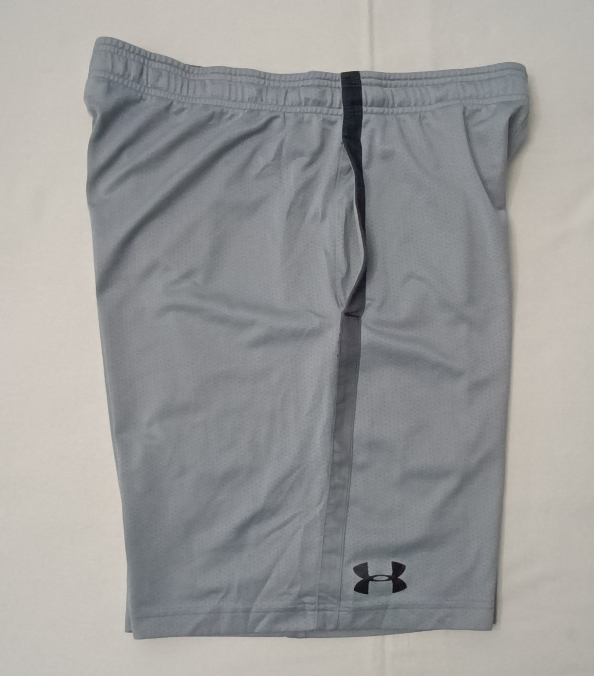 (L) Under Armour UA Shorts шорти