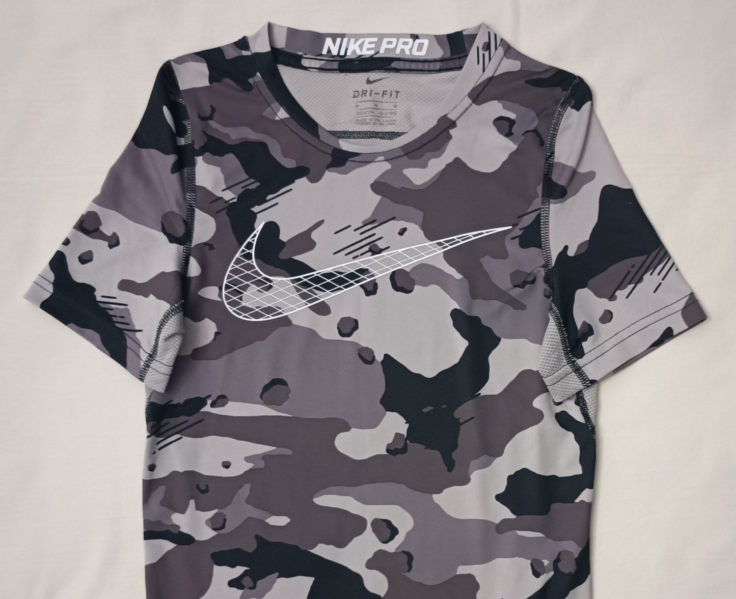 (ДЕТСКО) (Ръст 137-147см) Nike PRO DRI-FIT Camouflage Shirt тениска