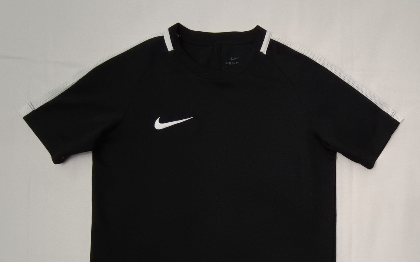 (ДЕТСКО) (Ръст 128-137см) Nike DRI-FIT тениска